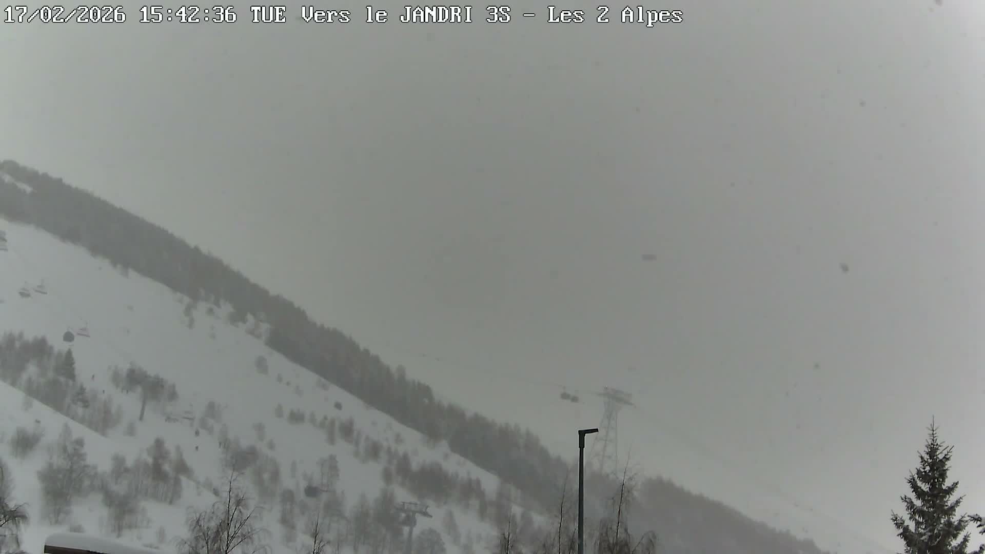 French Alps, Les deux Alpes Ski Slopes Live Cam - Grenoble, Isere, Auvergne-Rhone-Alpes, France