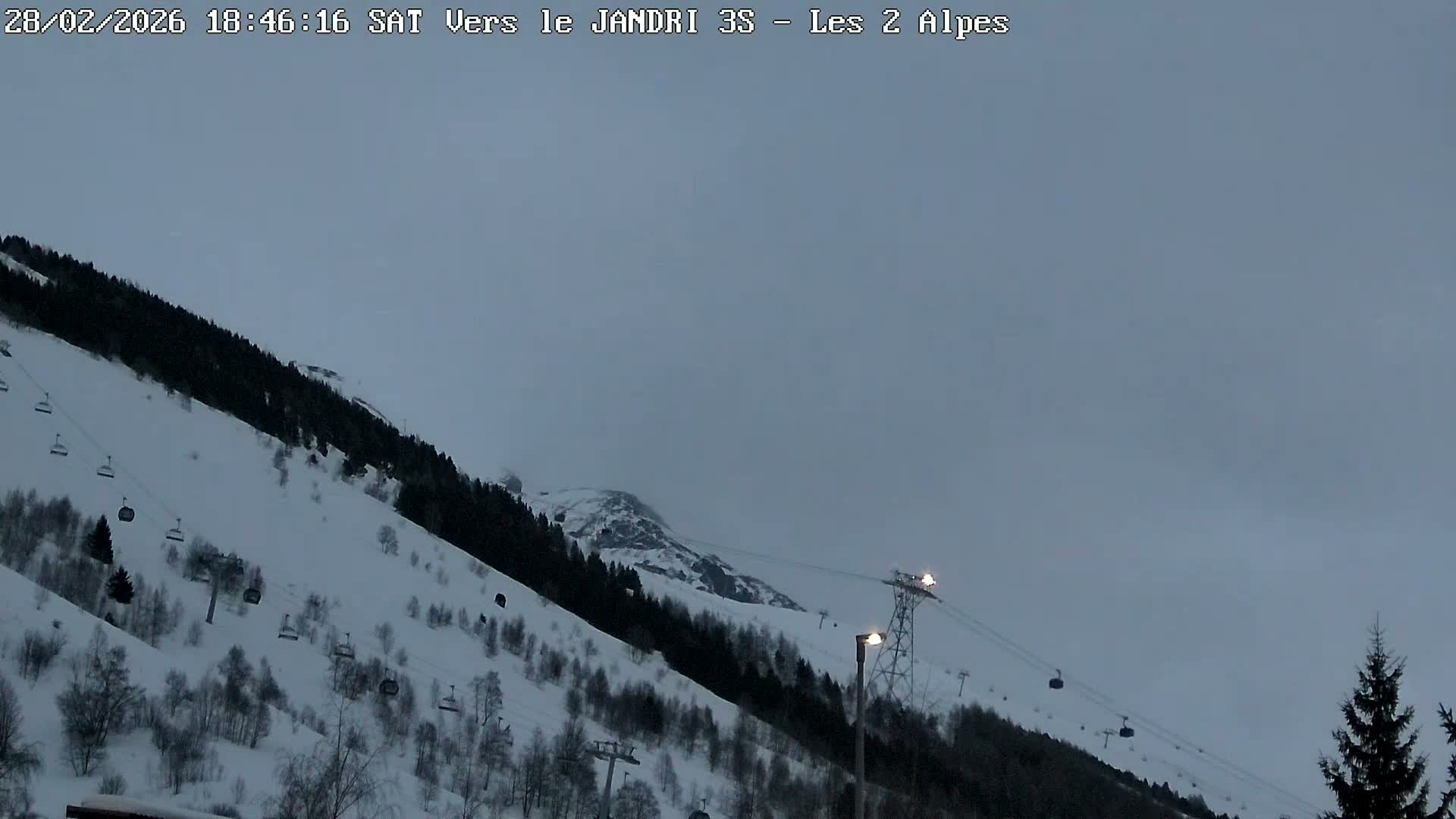 French Alps, Les deux Alpes Ski Slopes Live Cam - Grenoble, Isere, Auvergne-Rhone-Alpes, France