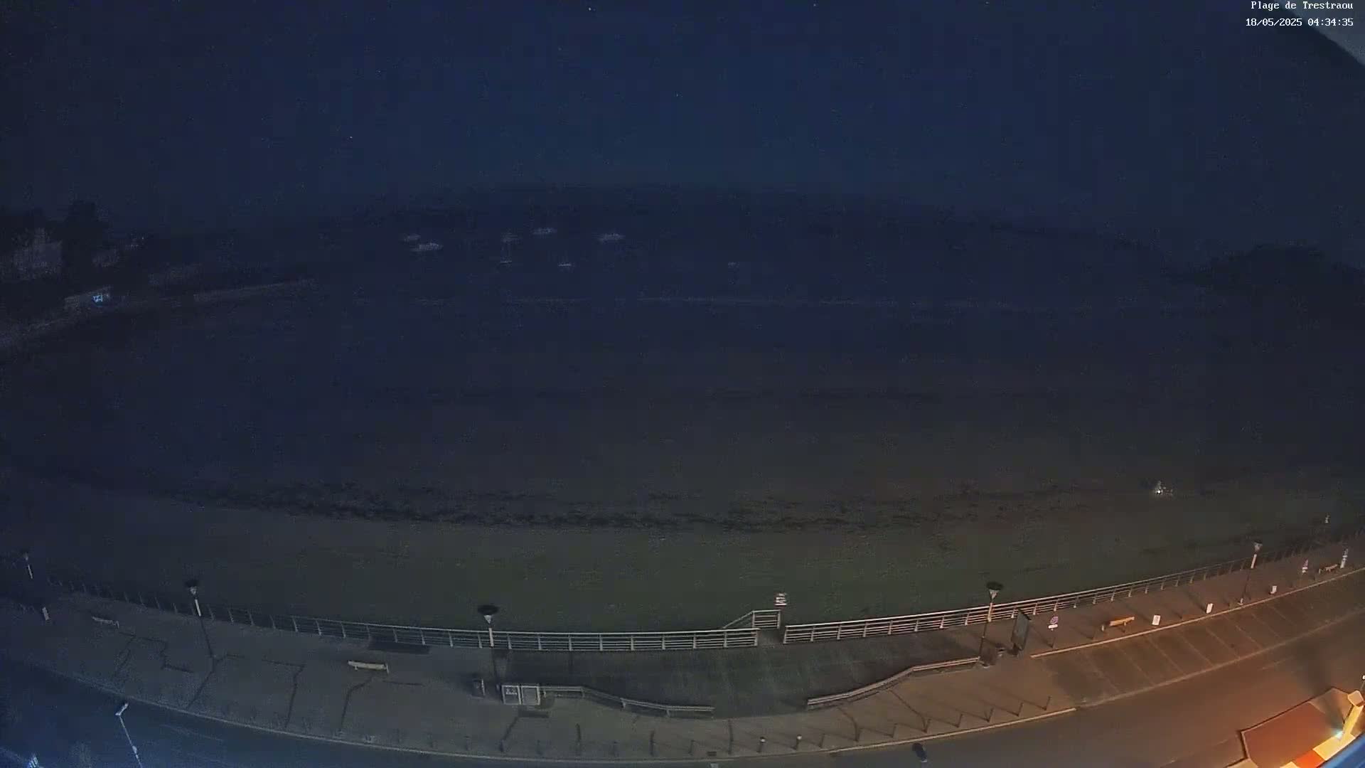 Perros-Guirec, Plage de Trestaou Beach Live Cam - Lannion, Cotes-d'Armor, Bretagne, France