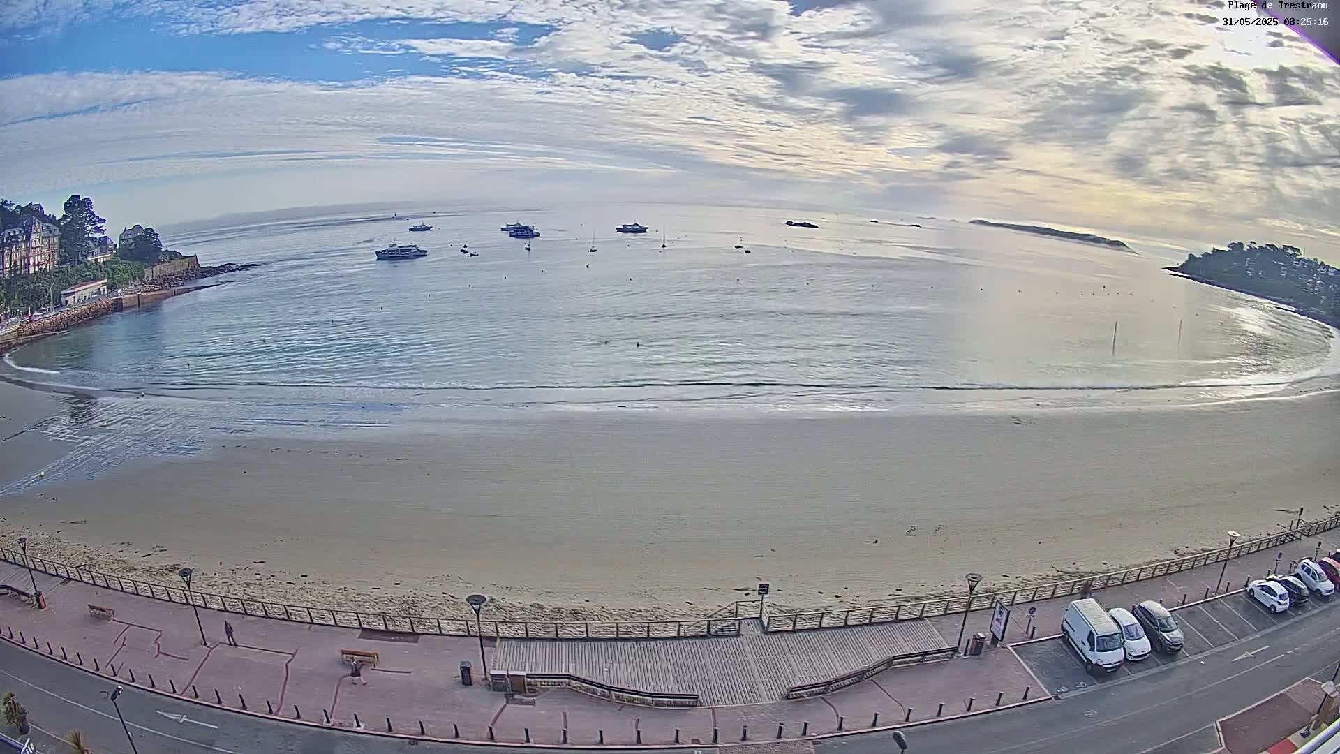 Perros-Guirec, Plage de Trestaou Beach Live Cam - Lannion, Cotes-d'Armor, Bretagne, France