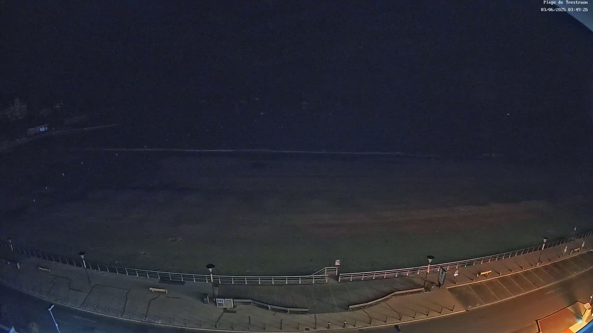 Perros-Guirec, Plage de Trestaou Beach Live Cam - Lannion, Cotes-d'Armor, Bretagne, France