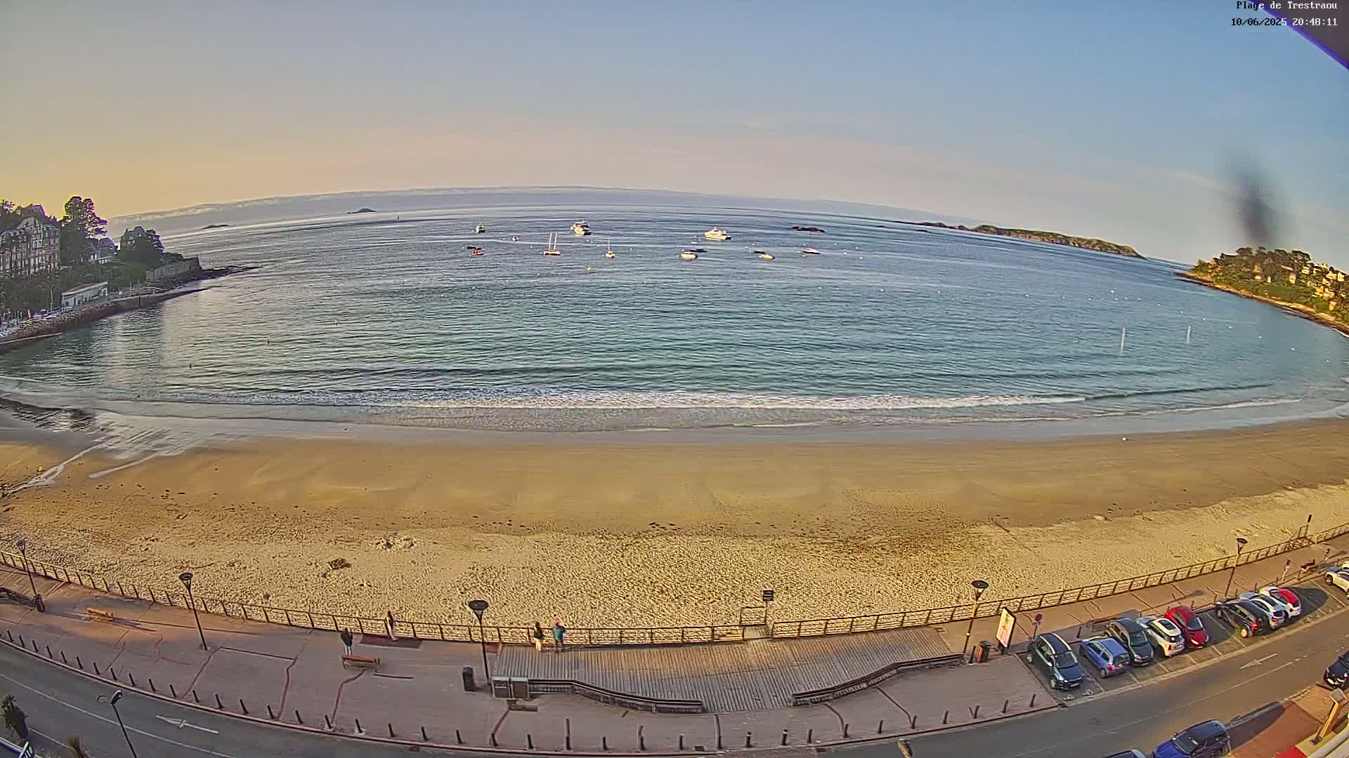 Perros-Guirec, Plage de Trestaou Beach Live Cam - Lannion, Cotes-d'Armor, Bretagne, France