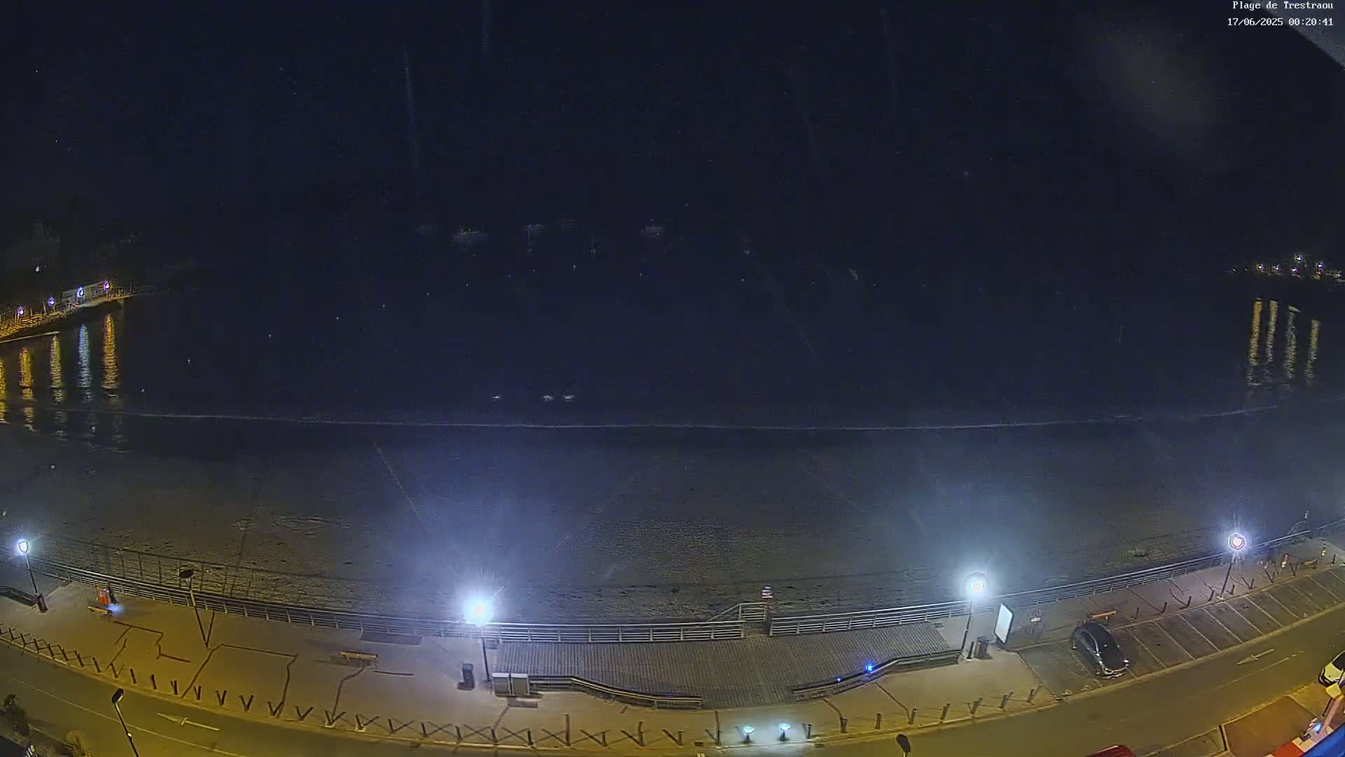 Perros-Guirec, Plage de Trestaou Beach Live Cam - Lannion, Cotes-d'Armor, Bretagne, France