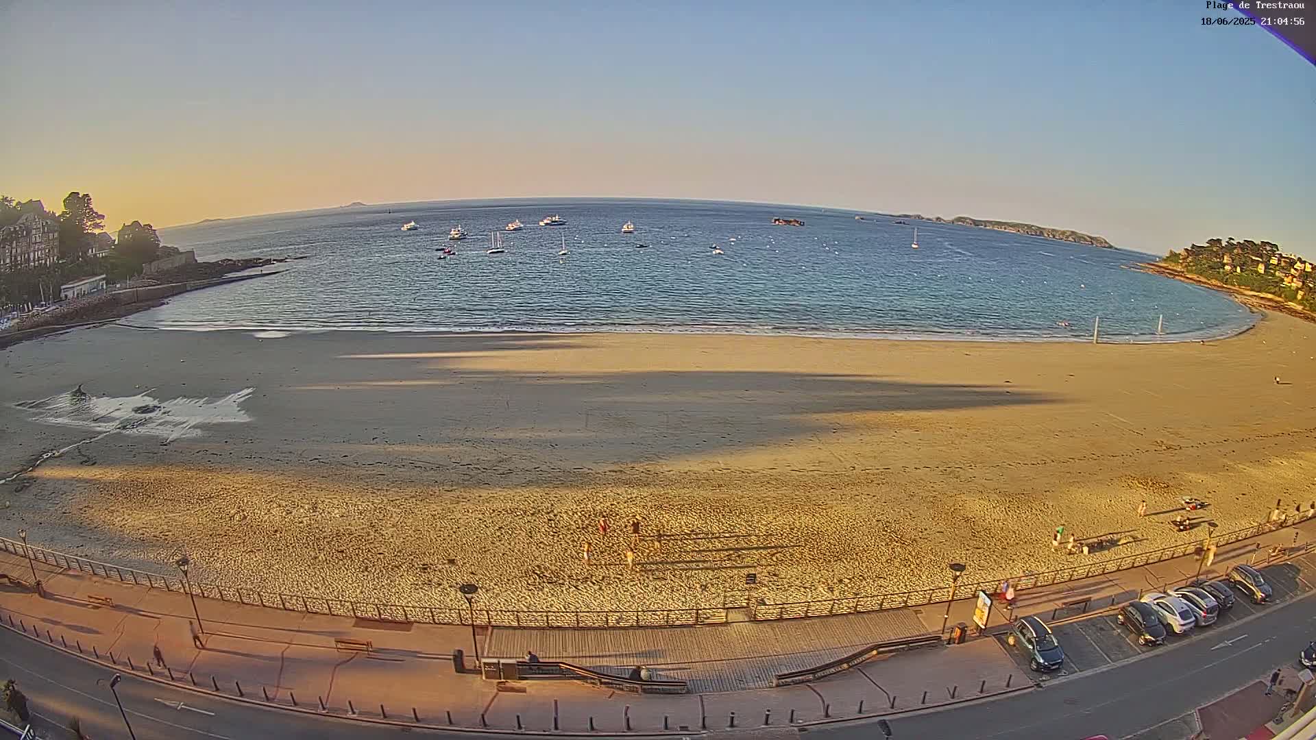 Perros-Guirec, Plage de Trestaou Beach Live Cam - Lannion, Cotes-d'Armor, Bretagne, France
