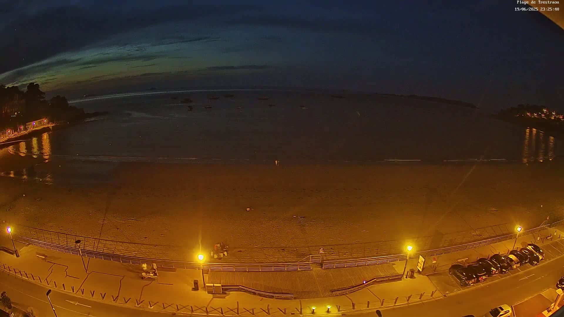 Perros-Guirec, Plage de Trestaou Beach Live Cam - Lannion, Cotes-d'Armor, Bretagne, France