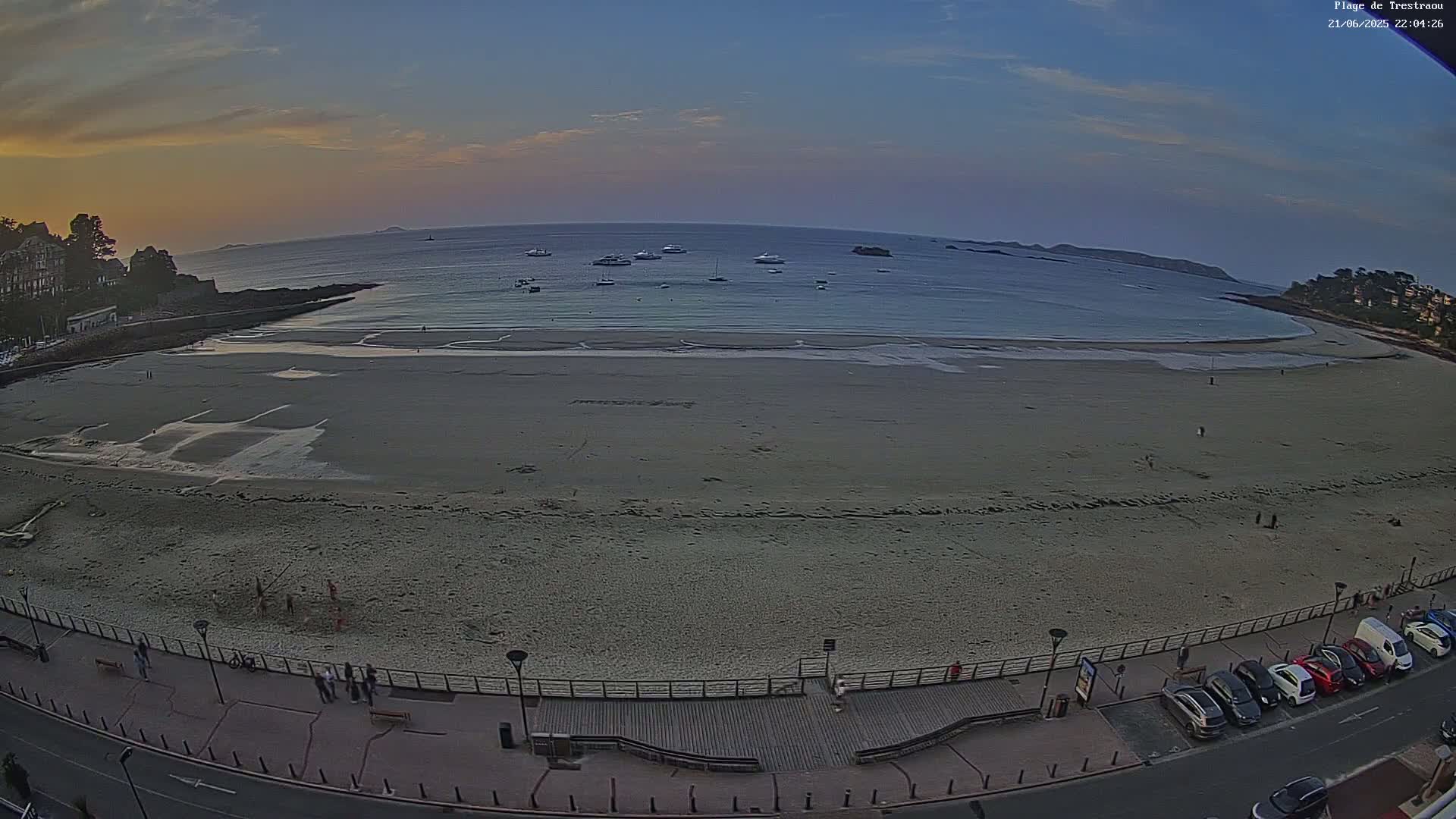 Perros-Guirec, Plage de Trestaou Beach Live Cam - Lannion, Cotes-d'Armor, Bretagne, France