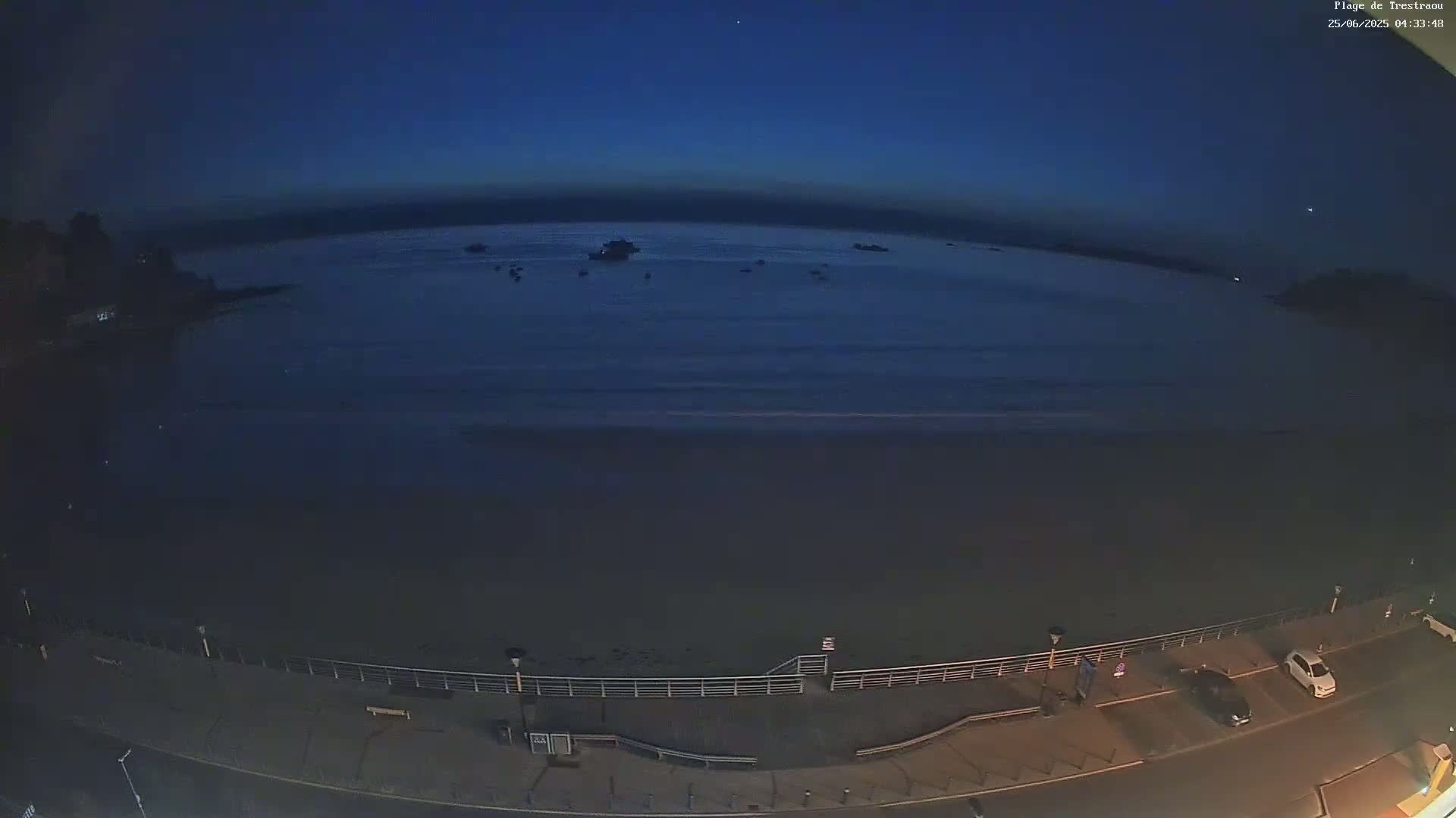 Perros-Guirec, Plage de Trestaou Beach Live Cam - Lannion, Cotes-d'Armor, Bretagne, France