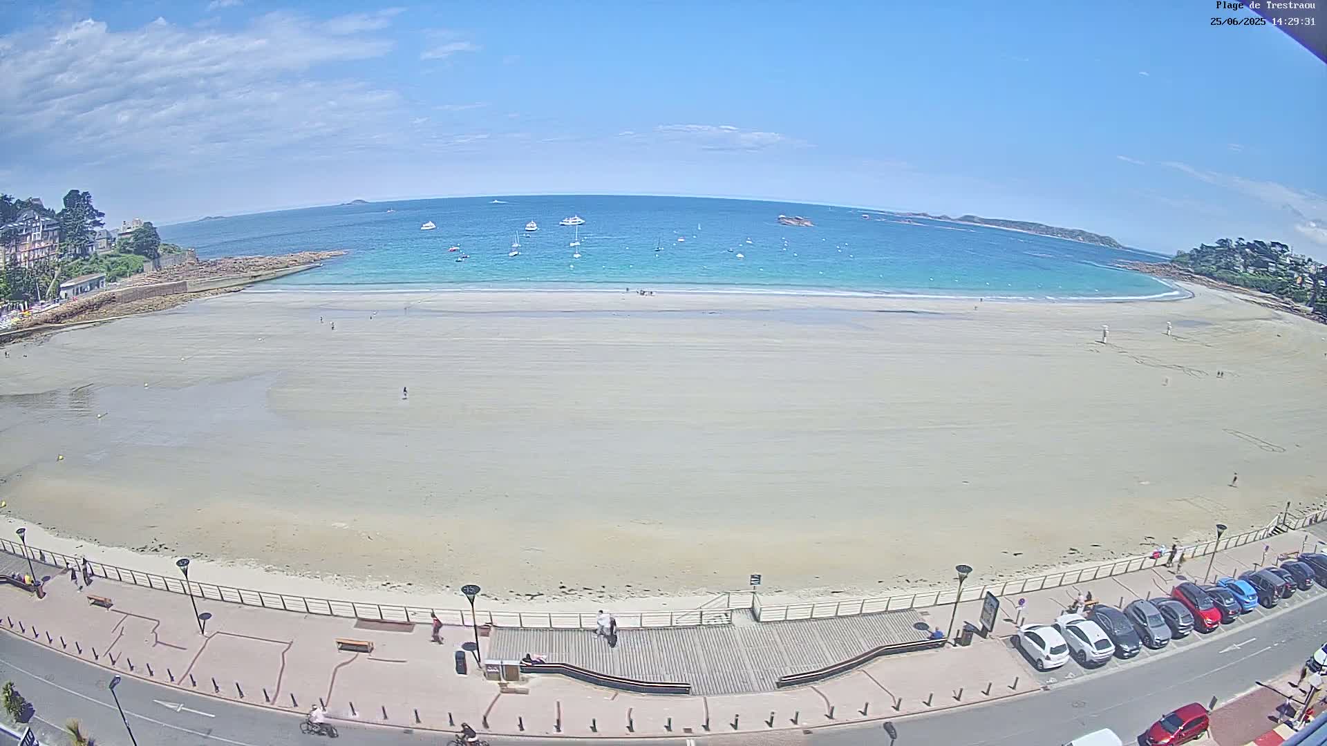 Perros-Guirec, Plage de Trestaou Beach Live Cam - Lannion, Cotes-d'Armor, Bretagne, France