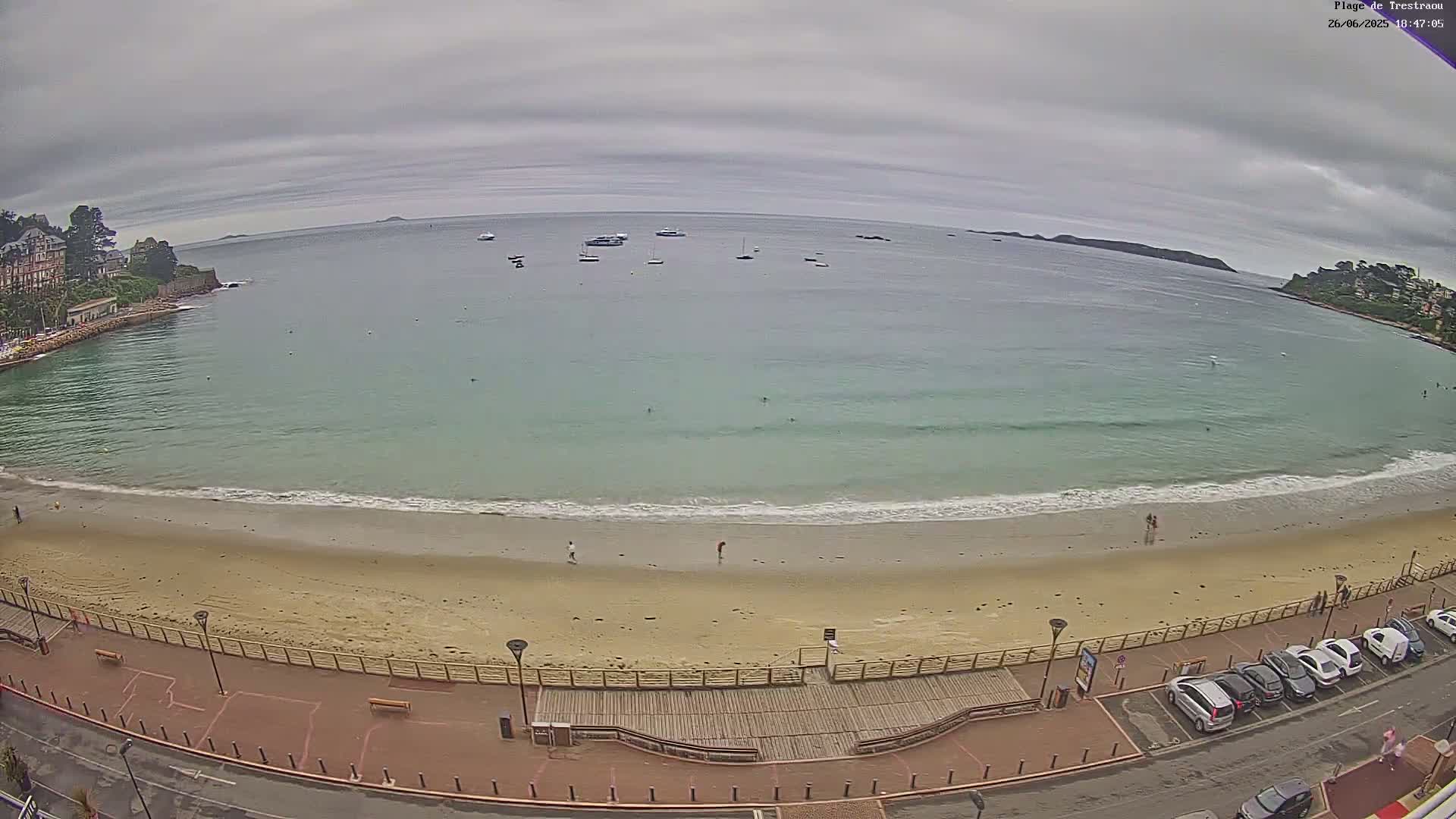 Perros-Guirec, Plage de Trestaou Beach Live Cam - Lannion, Cotes-d'Armor, Bretagne, France