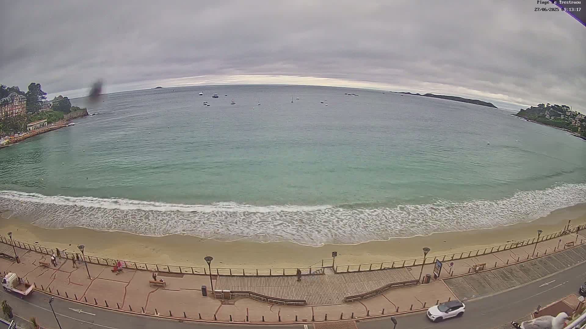 Perros-Guirec, Plage de Trestaou Beach Live Cam - Lannion, Cotes-d'Armor, Bretagne, France