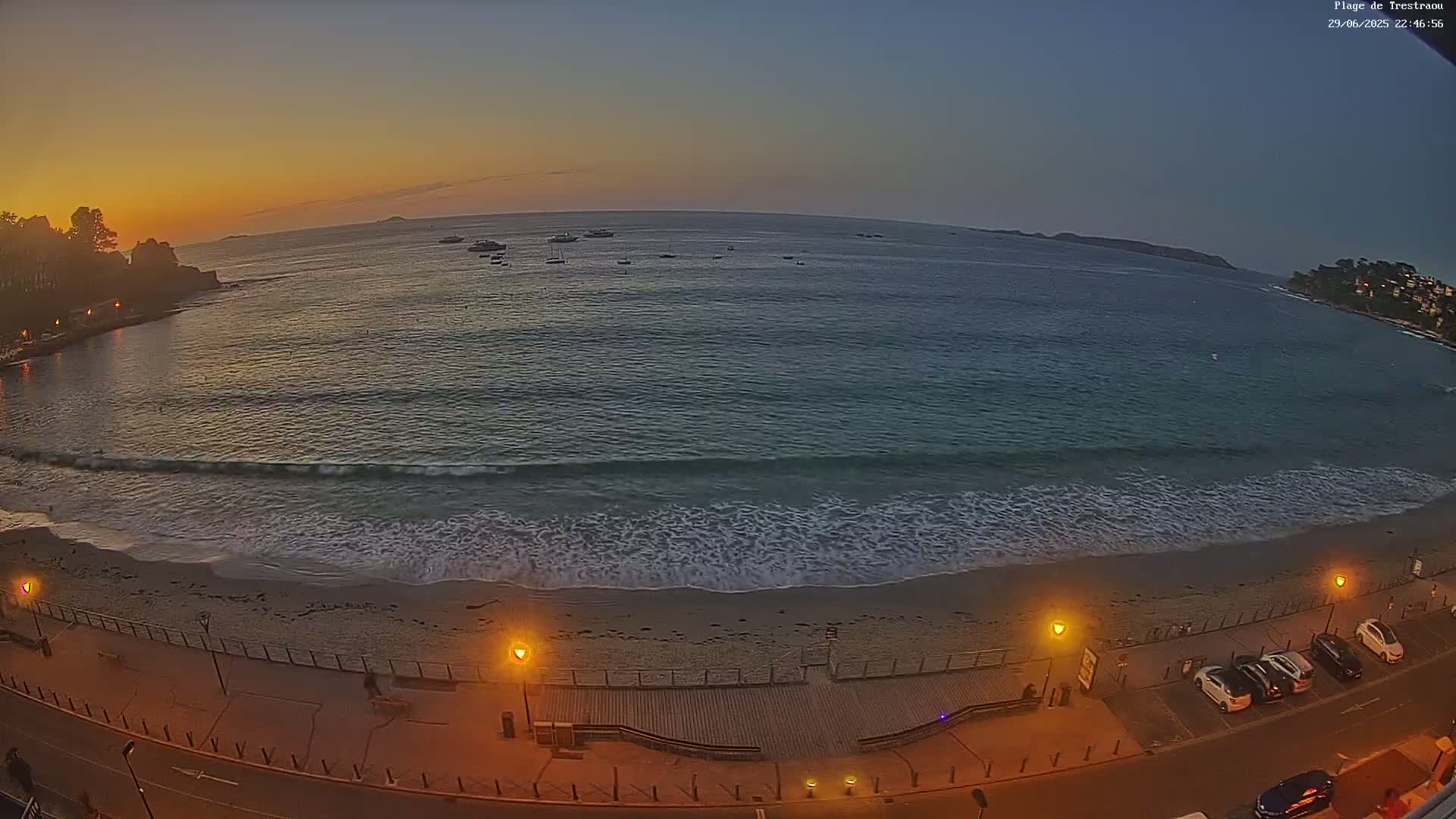 Perros-Guirec, Plage de Trestaou Beach Live Cam - Lannion, Cotes-d'Armor, Bretagne, France