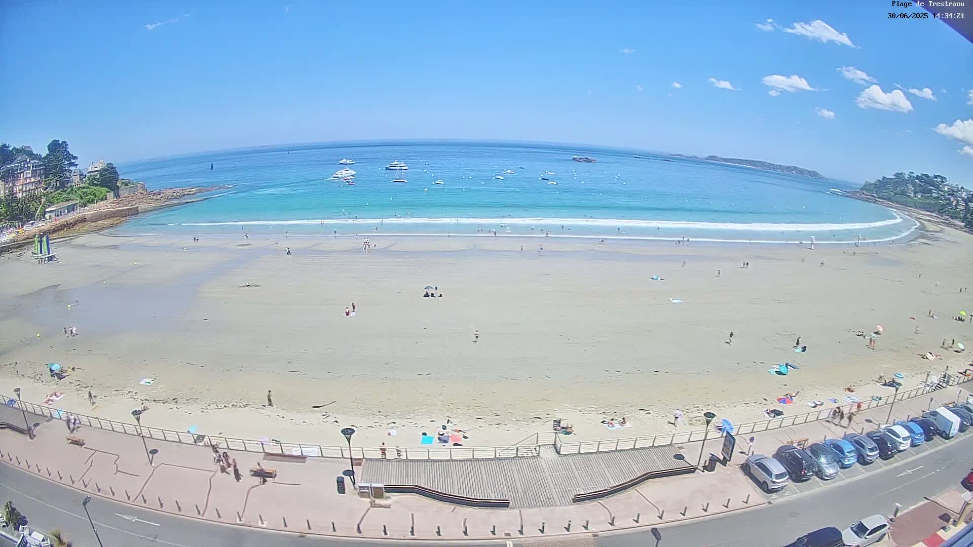 Perros-Guirec, Plage de Trestaou Beach Live Cam - Lannion, Cotes-d'Armor, Bretagne, France