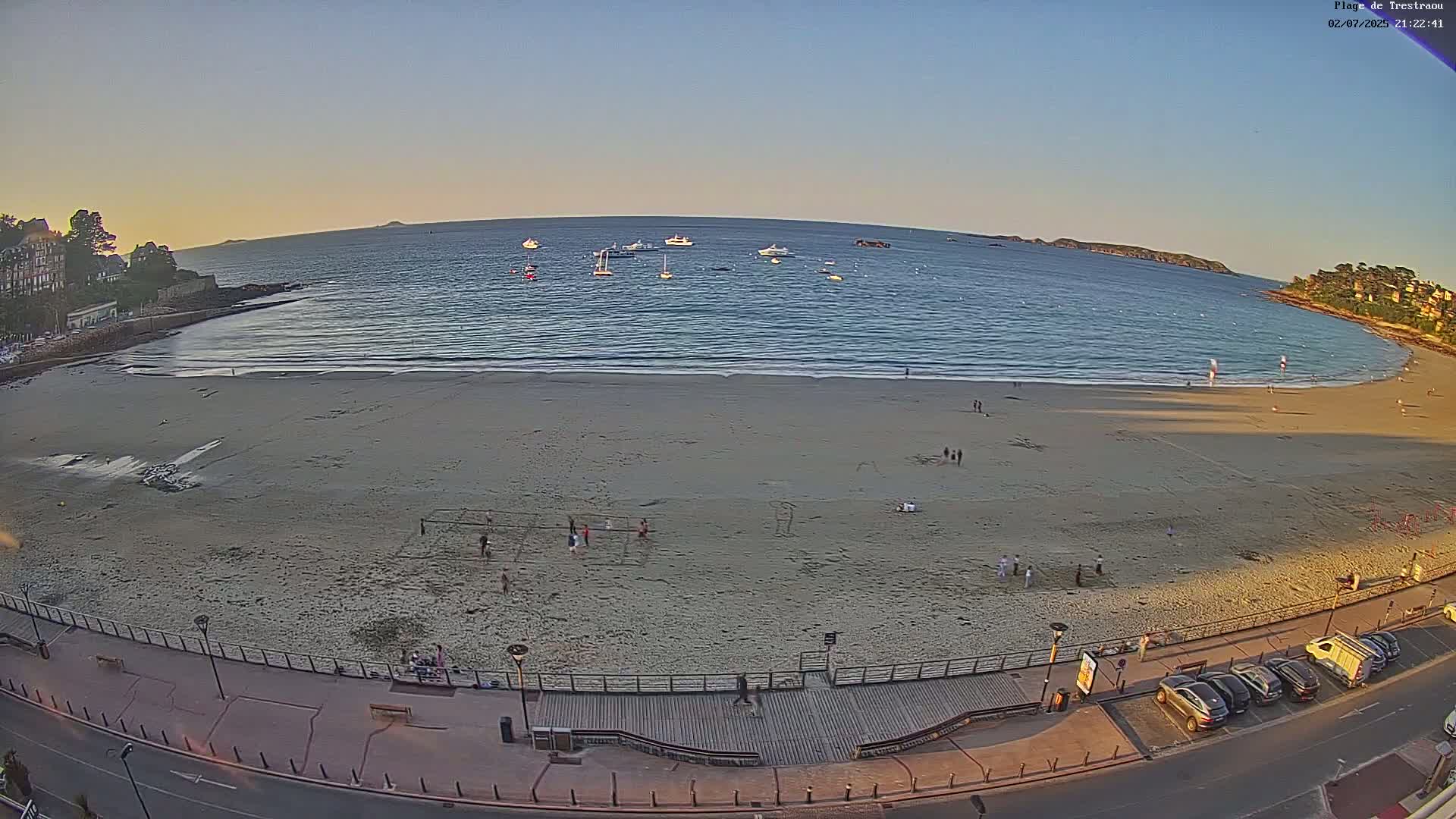 Perros-Guirec, Plage de Trestaou Beach Live Cam - Lannion, Cotes-d'Armor, Bretagne, France
