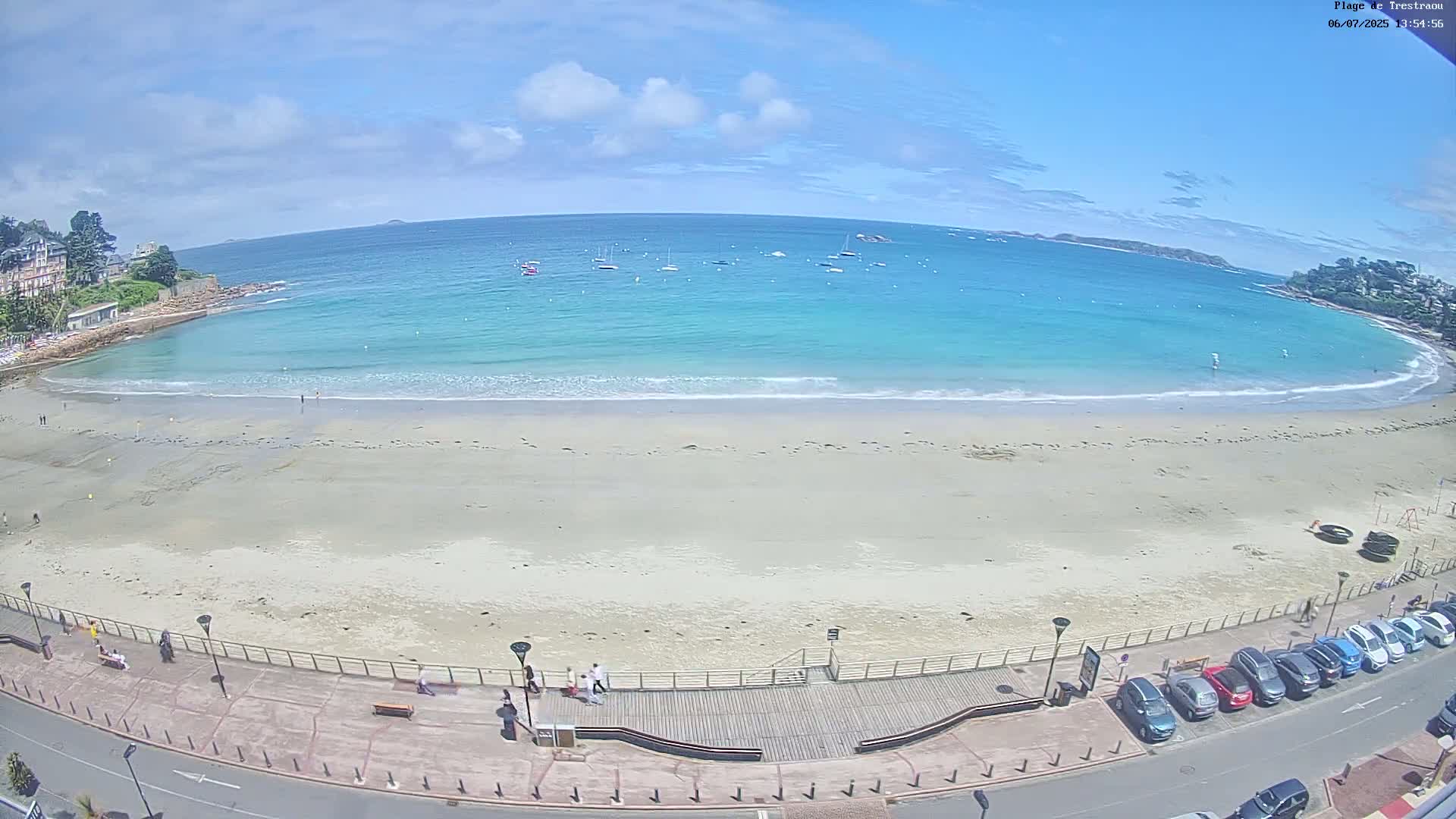 Perros-Guirec, Plage de Trestaou Beach Live Cam - Lannion, Cotes-d'Armor, Bretagne, France