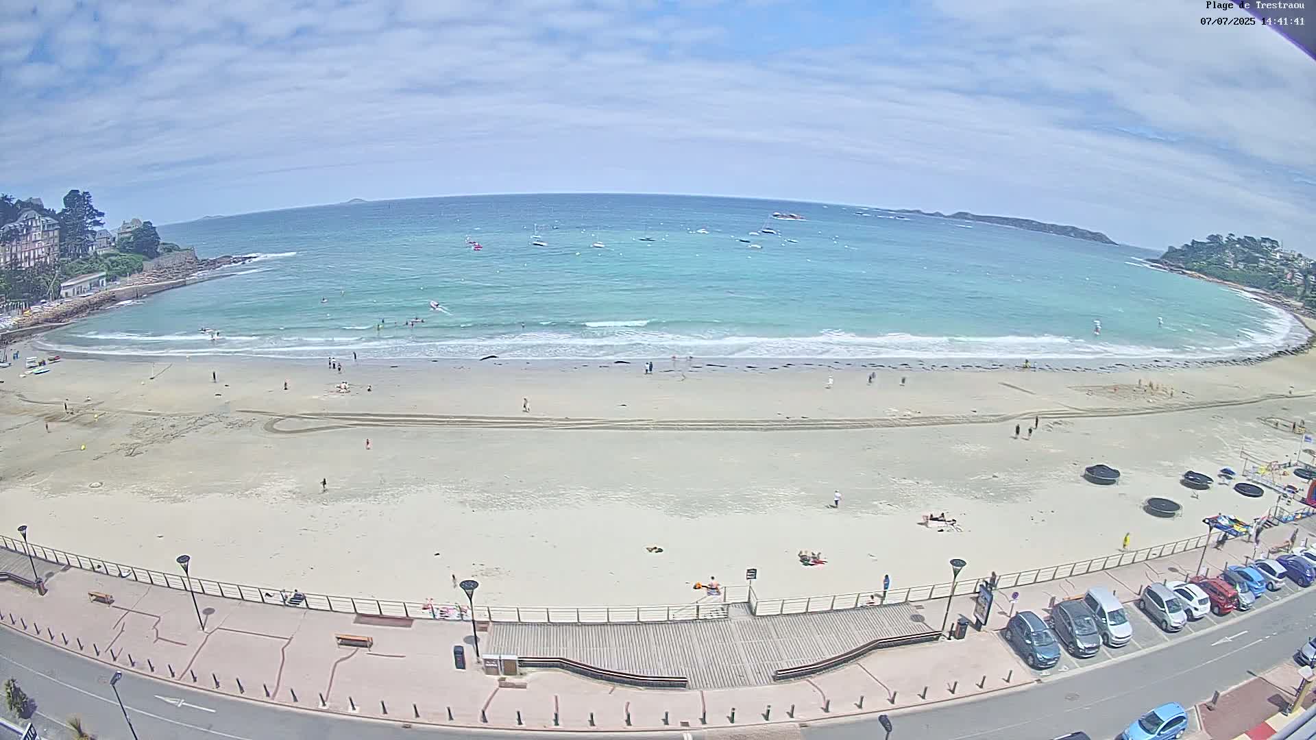 Perros-Guirec, Plage de Trestaou Beach Live Cam - Lannion, Cotes-d'Armor, Bretagne, France
