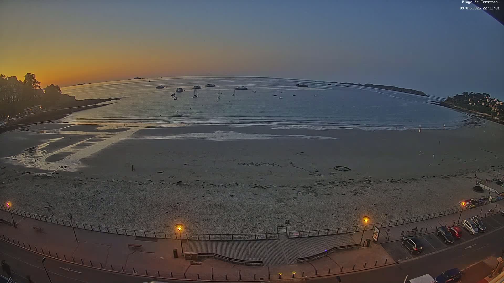 Perros-Guirec, Plage de Trestaou Beach Live Cam - Lannion, Cotes-d'Armor, Bretagne, France