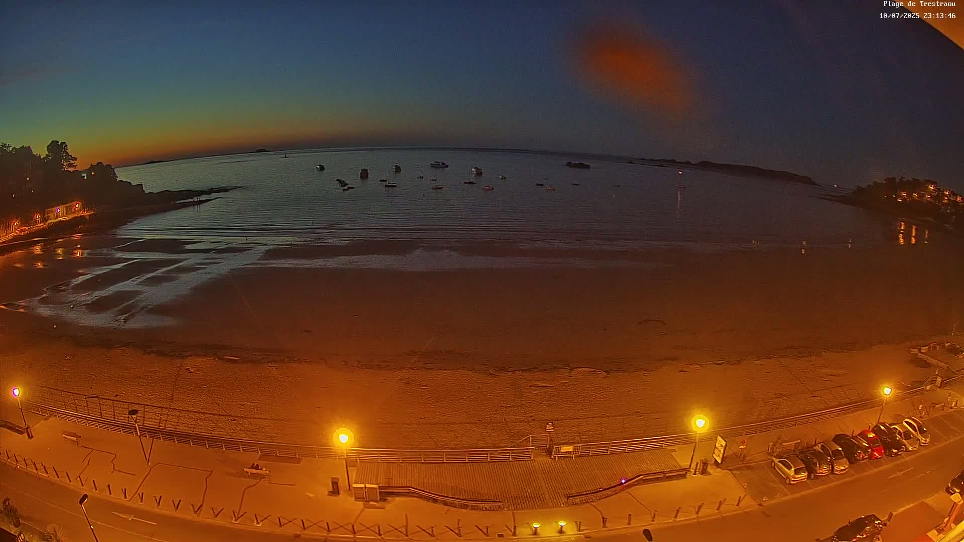Perros-Guirec, Plage de Trestaou Beach Live Cam - Lannion, Cotes-d'Armor, Bretagne, France