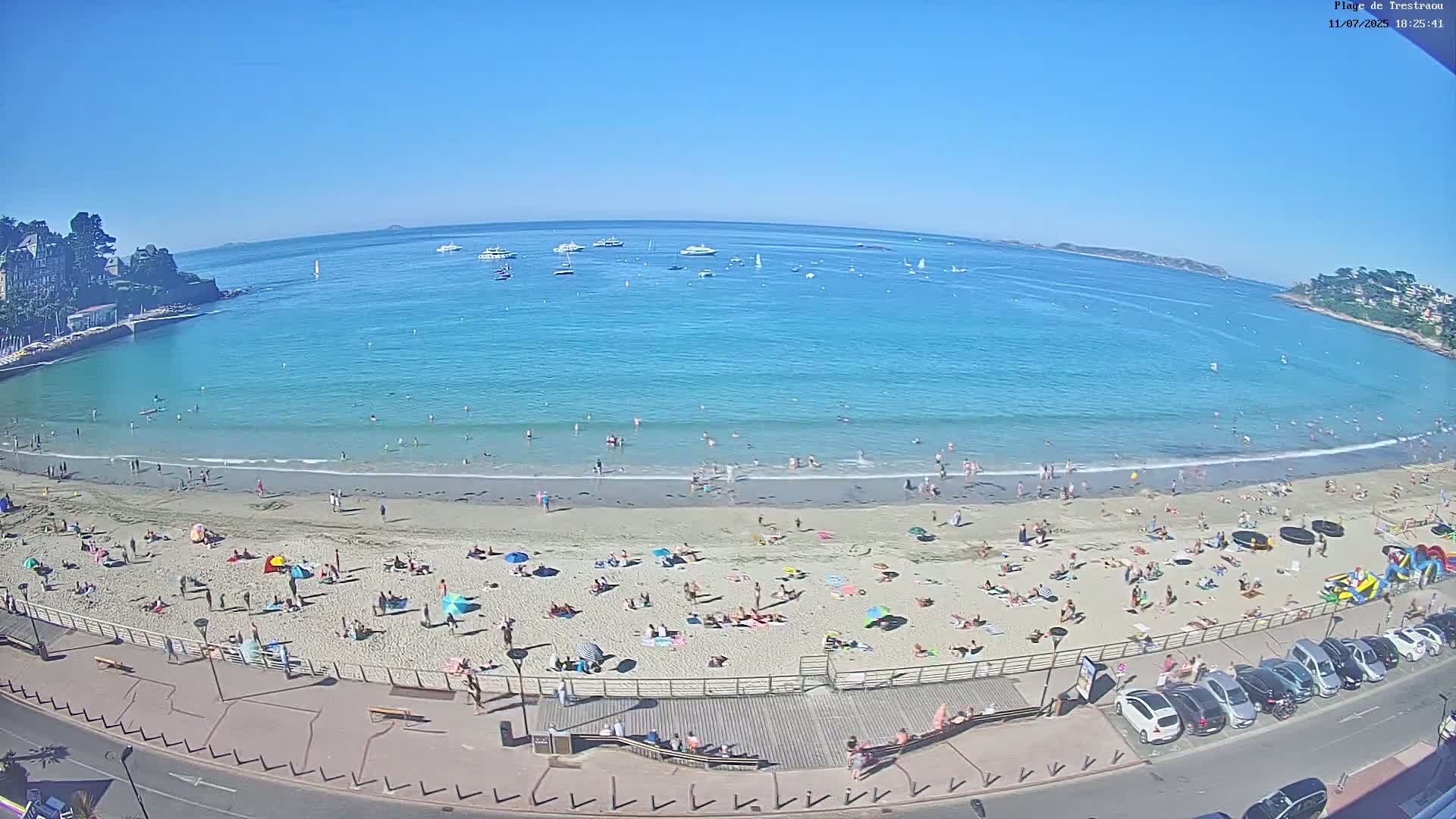 Perros-Guirec, Plage de Trestaou Beach Live Cam - Lannion, Cotes-d'Armor, Bretagne, France