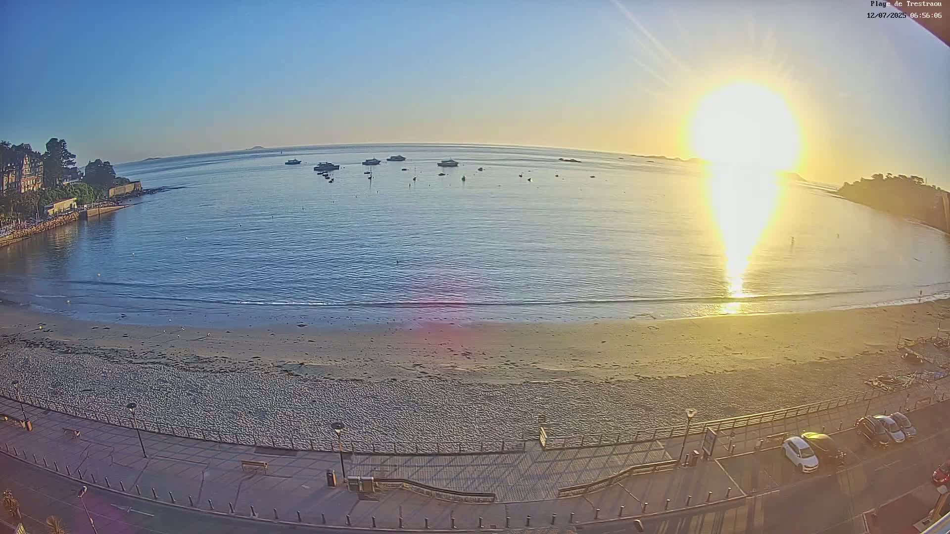 Perros-Guirec, Plage de Trestaou Beach Live Cam - Lannion, Cotes-d'Armor, Bretagne, France
