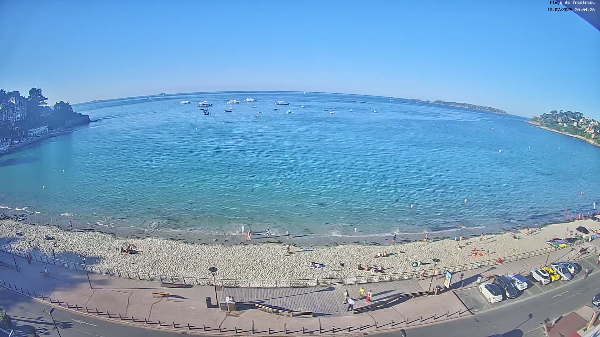 Perros-Guirec, Plage de Trestaou Beach Live Cam - Lannion, Cotes-d'Armor, Bretagne, France