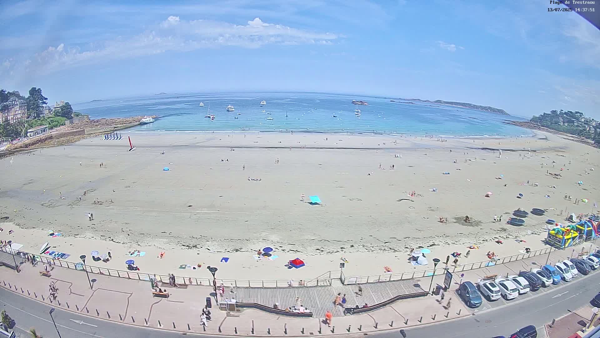 Perros-Guirec, Plage de Trestaou Beach Live Cam - Lannion, Cotes-d'Armor, Bretagne, France