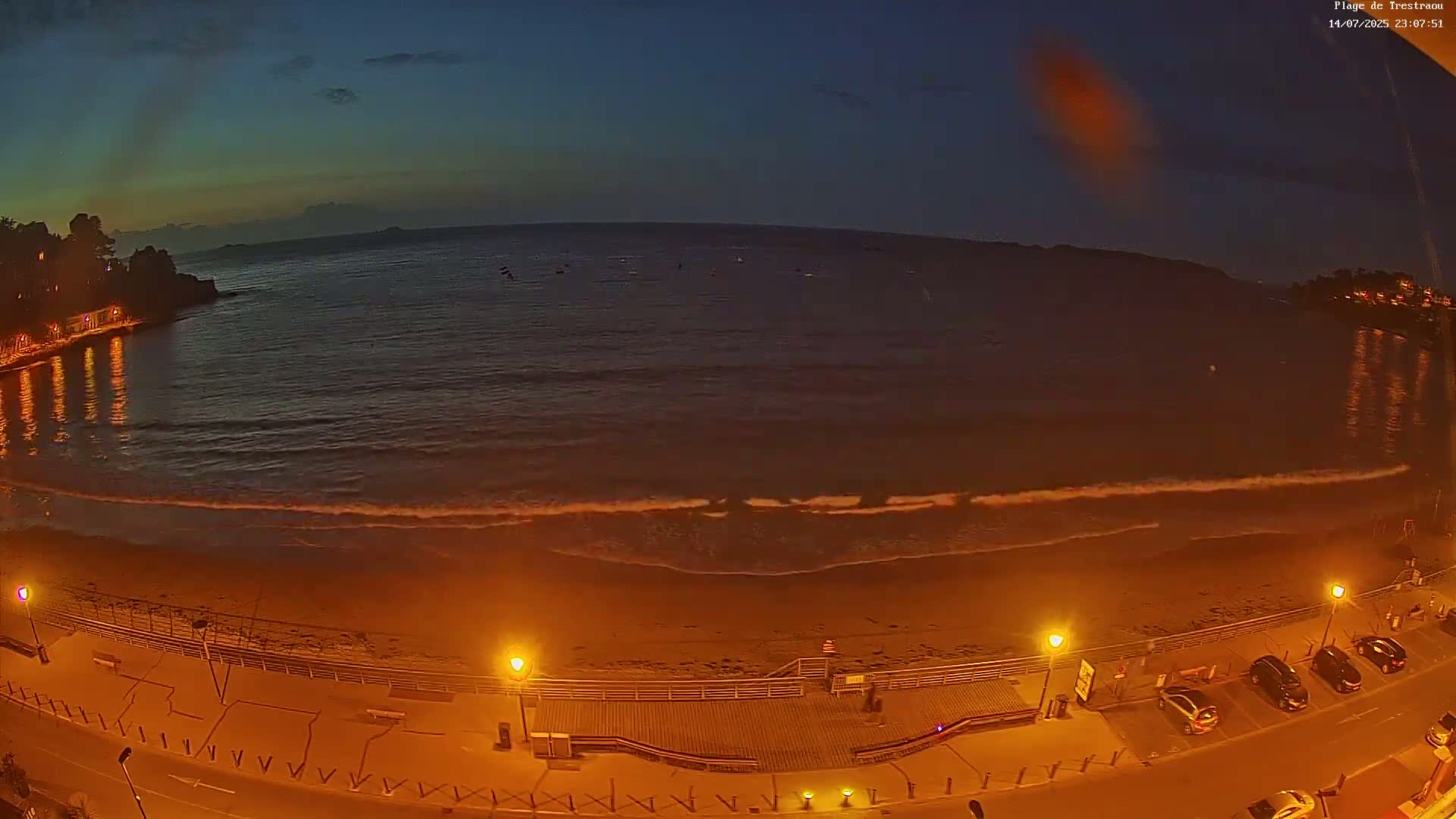 Perros-Guirec, Plage de Trestaou Beach Live Cam - Lannion, Cotes-d'Armor, Bretagne, France