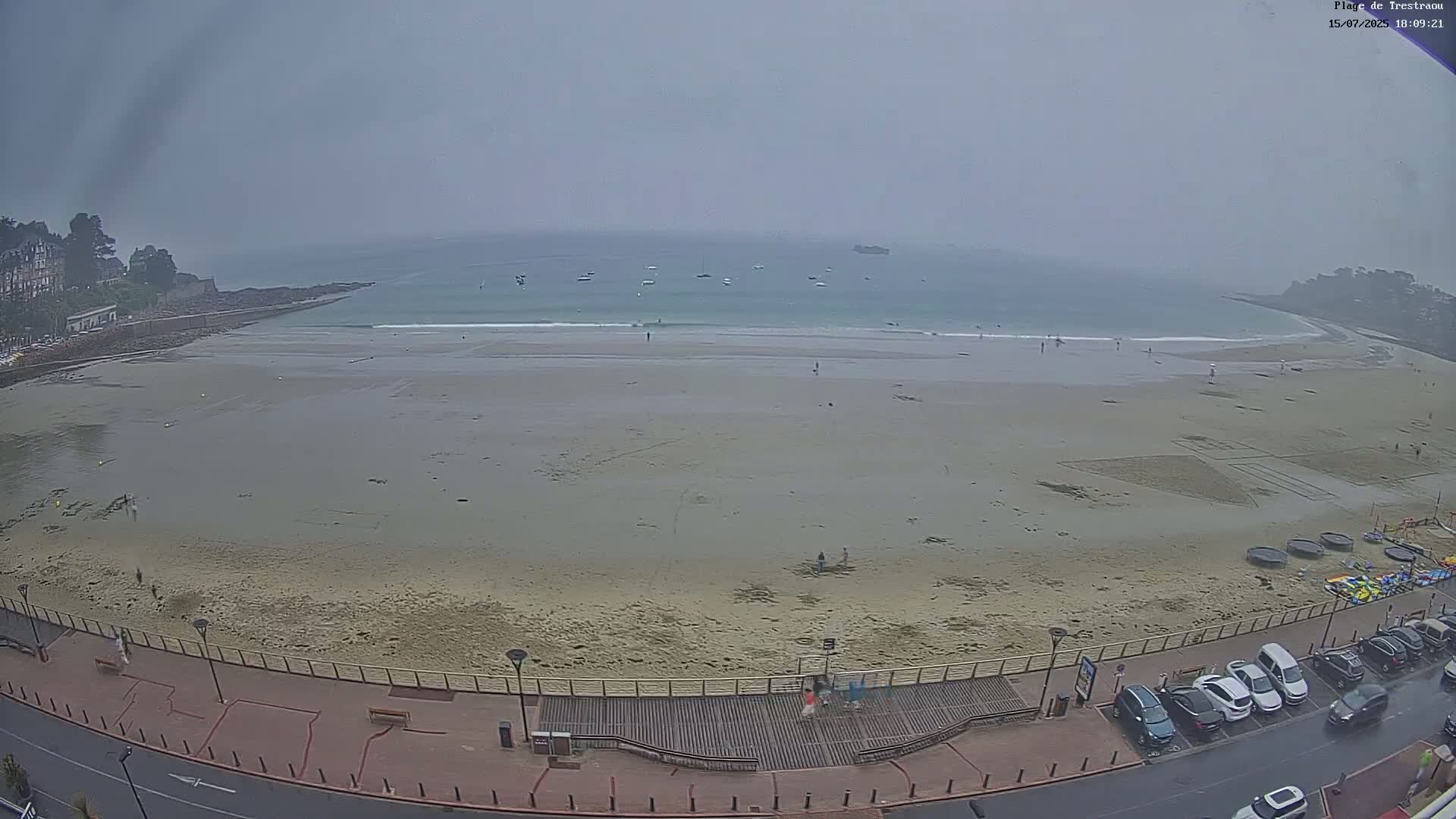 Perros-Guirec, Plage de Trestaou Beach Live Cam - Lannion, Cotes-d'Armor, Bretagne, France