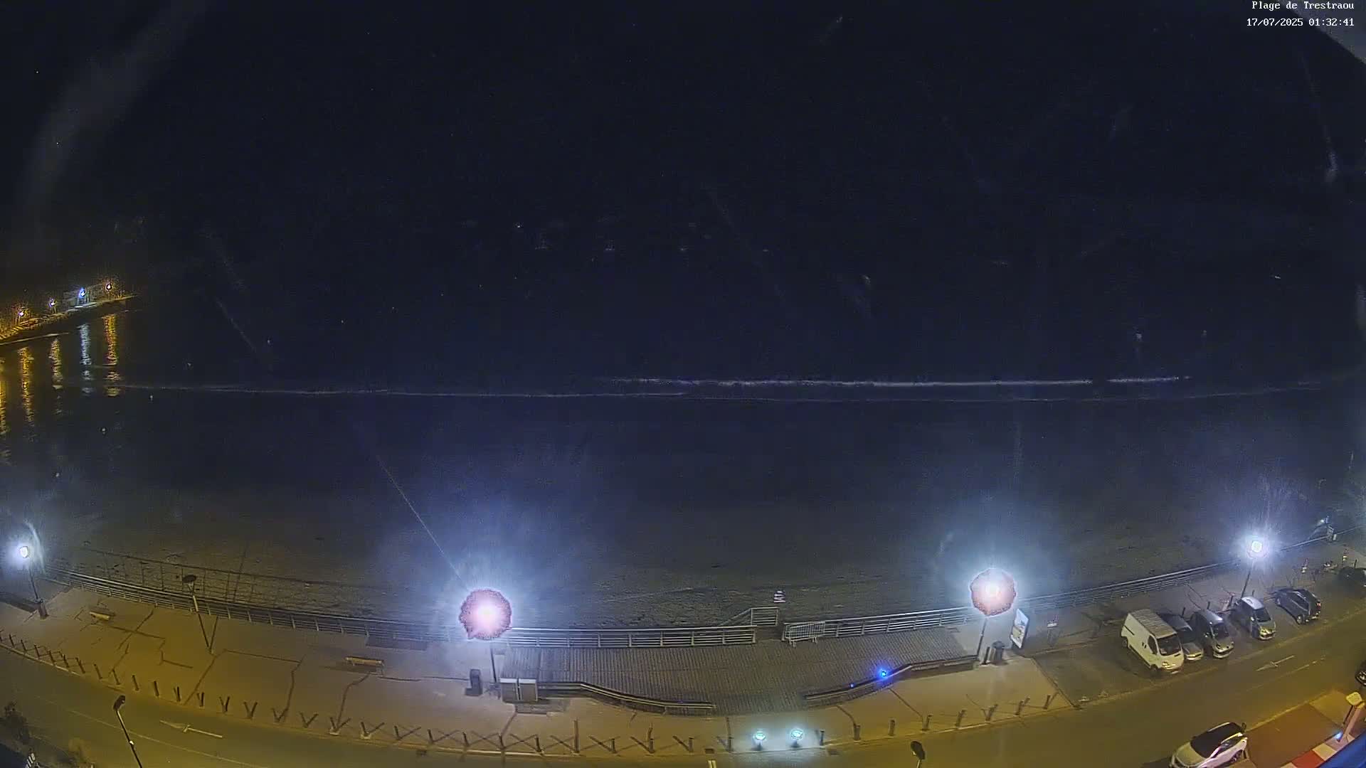 Perros-Guirec, Plage de Trestaou Beach Live Cam - Lannion, Cotes-d'Armor, Bretagne, France