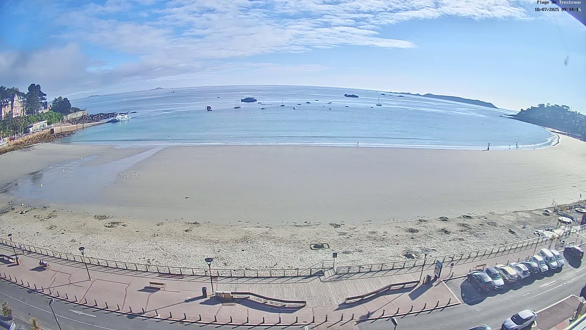 Perros-Guirec, Plage de Trestaou Beach Live Cam - Lannion, Cotes-d'Armor, Bretagne, France
