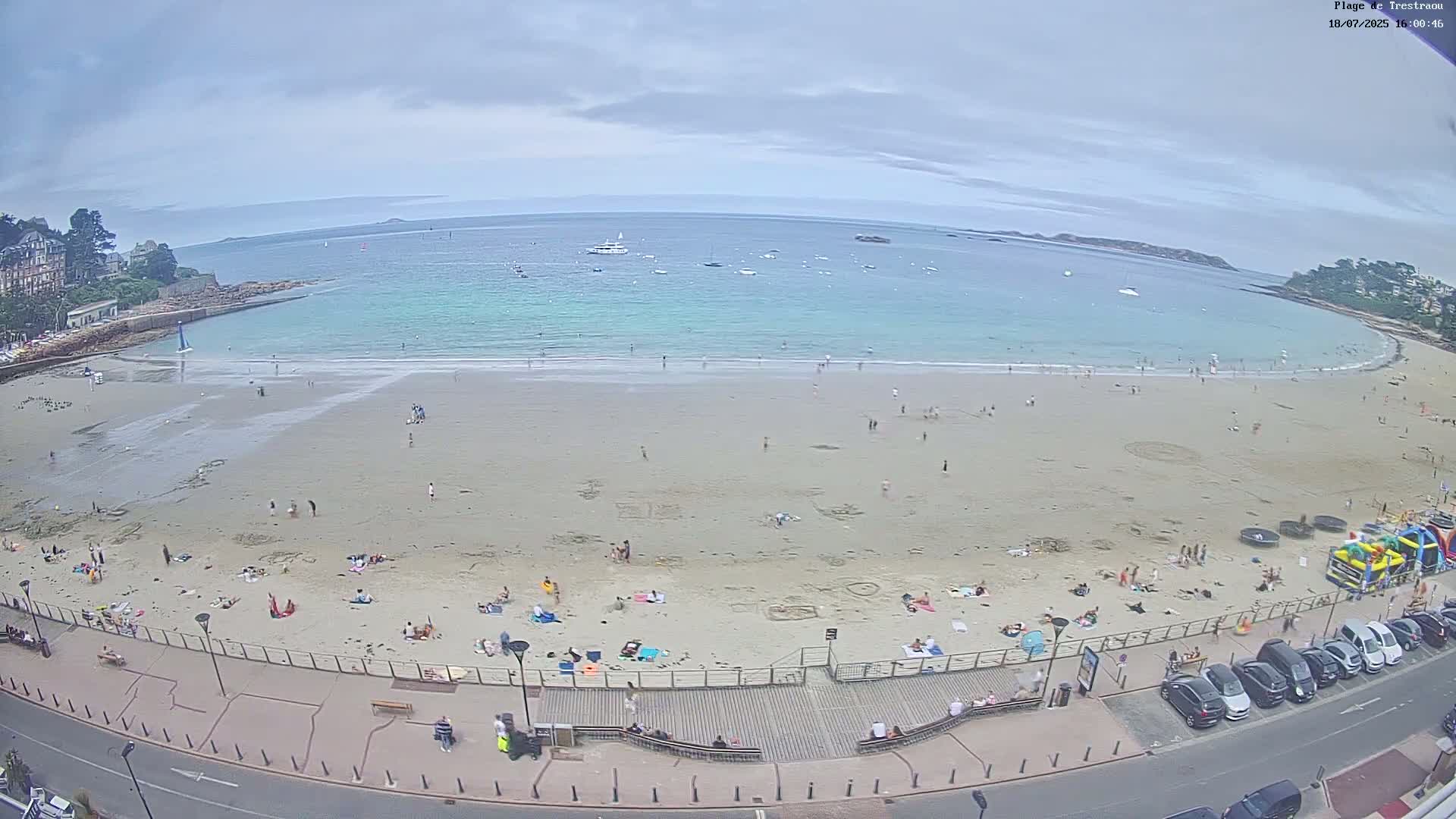 Perros-Guirec, Plage de Trestaou Beach Live Cam - Lannion, Cotes-d'Armor, Bretagne, France