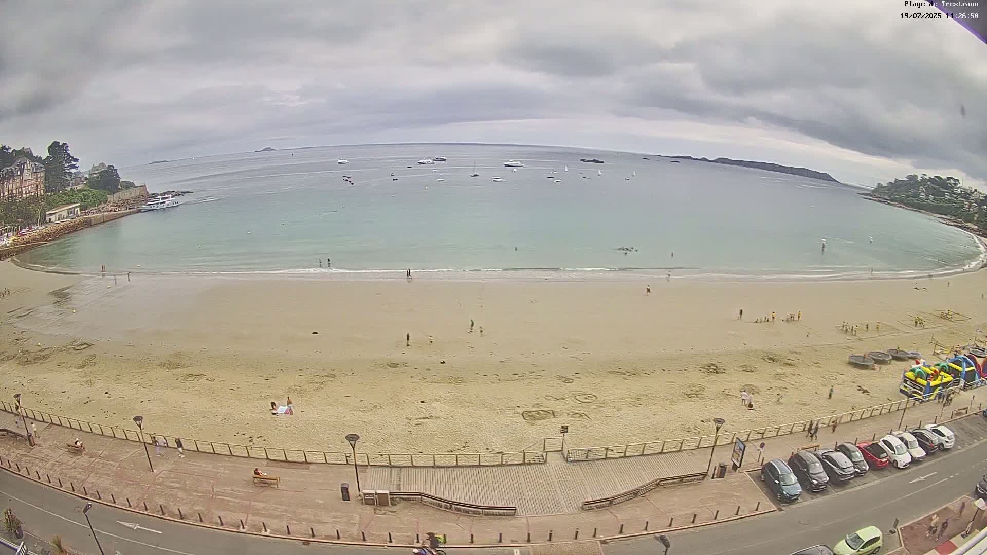 Perros-Guirec, Plage de Trestaou Beach Live Cam - Lannion, Cotes-d'Armor, Bretagne, France