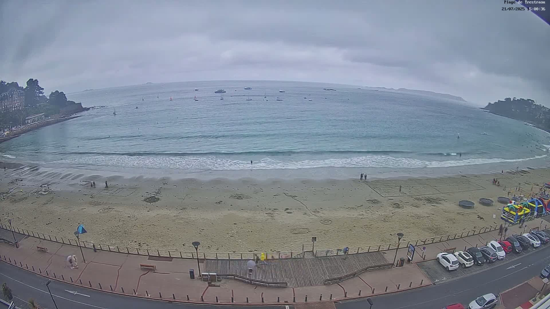 Perros-Guirec, Plage de Trestaou Beach Live Cam - Lannion, Cotes-d'Armor, Bretagne, France
