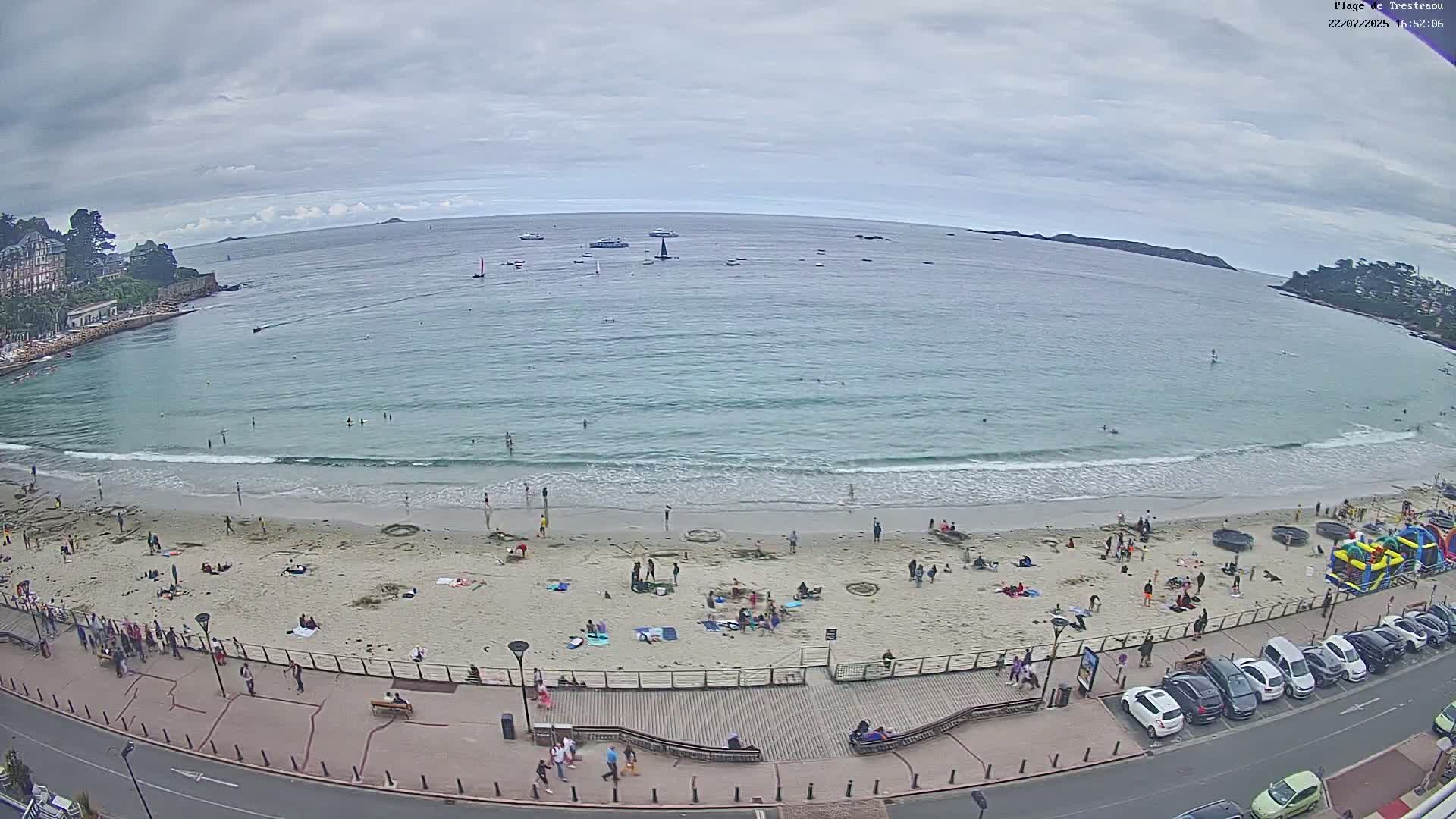 Perros-Guirec, Plage de Trestaou Beach Live Cam - Lannion, Cotes-d'Armor, Bretagne, France