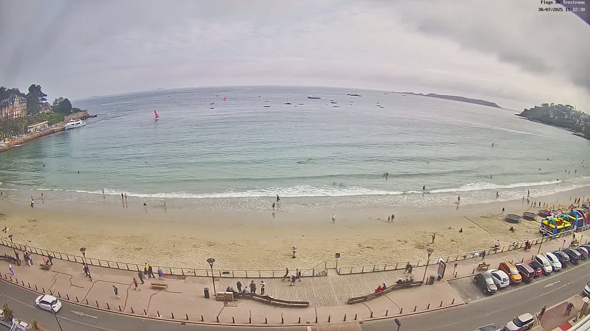 Perros-Guirec, Plage de Trestaou Beach Live Cam - Lannion, Cotes-d'Armor, Bretagne, France