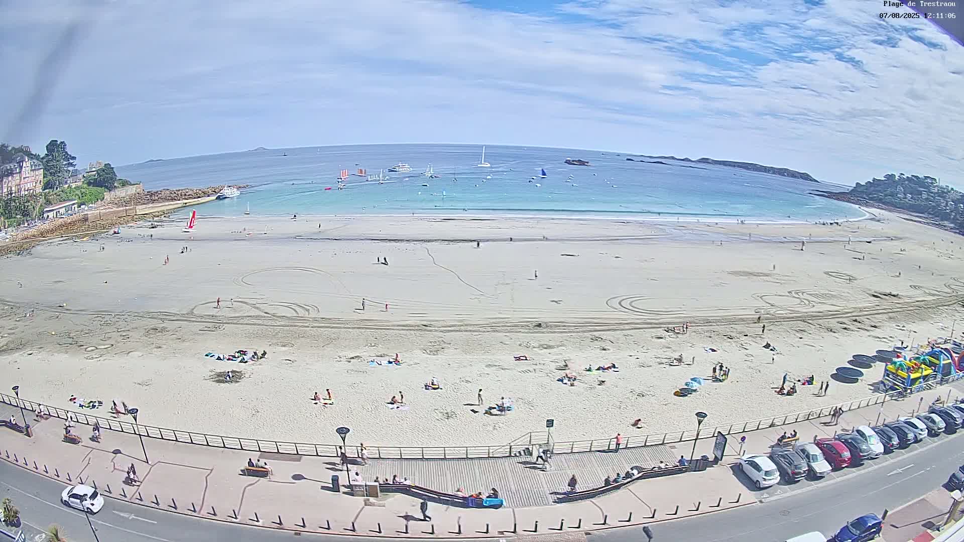 Perros-Guirec, Plage de Trestaou Beach Live Cam - Lannion, Cotes-d'Armor, Bretagne, France