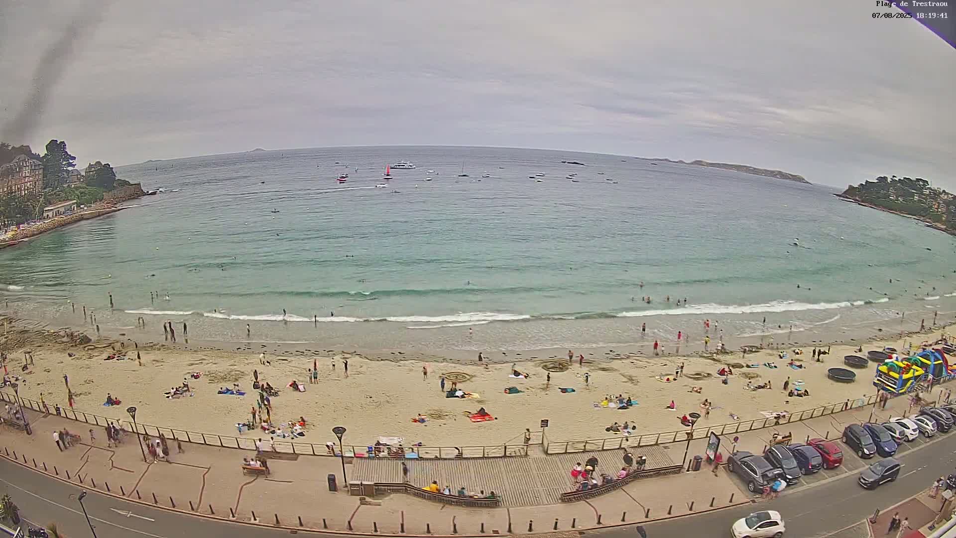 Perros-Guirec, Plage de Trestaou Beach Live Cam - Lannion, Cotes-d'Armor, Bretagne, France
