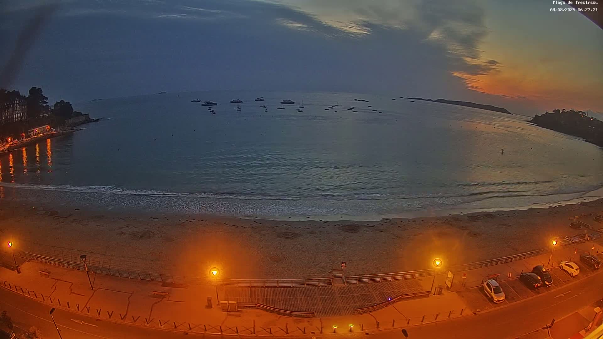 Perros-Guirec, Plage de Trestaou Beach Live Cam - Lannion, Cotes-d'Armor, Bretagne, France