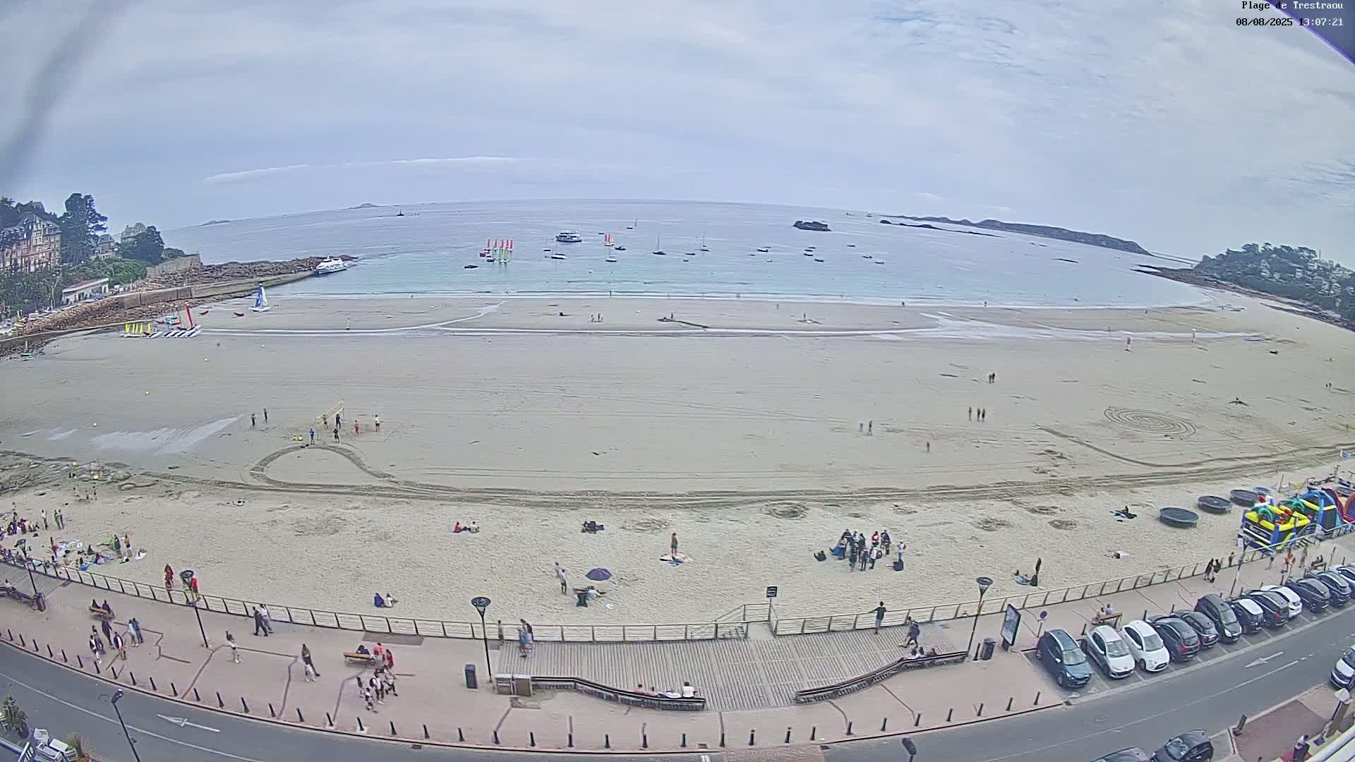Perros-Guirec, Plage de Trestaou Beach Live Cam - Lannion, Cotes-d'Armor, Bretagne, France