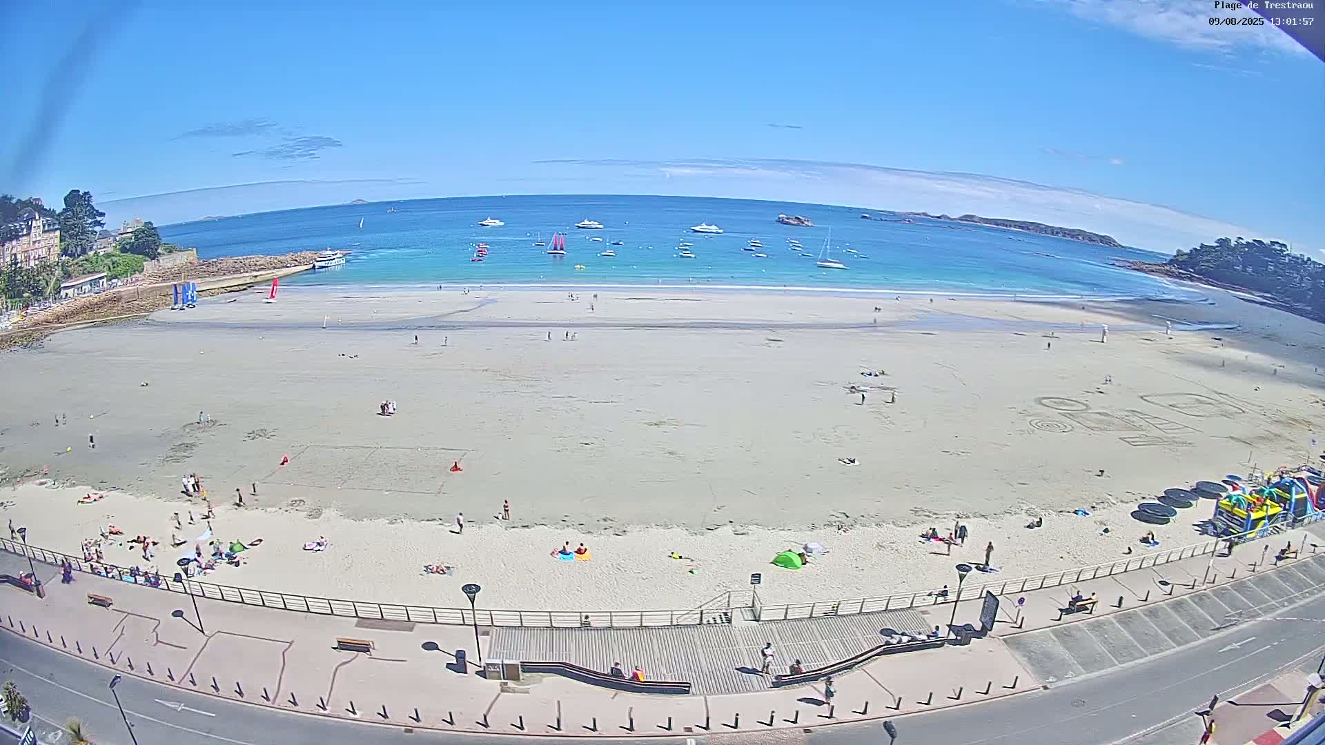 Perros-Guirec, Plage de Trestaou Beach Live Cam - Lannion, Cotes-d'Armor, Bretagne, France