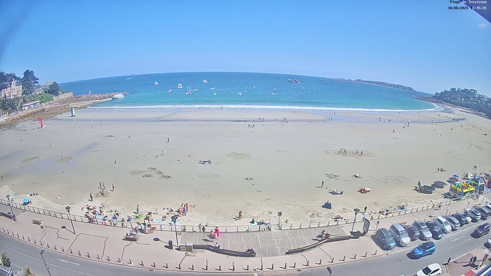 Perros-Guirec, Plage de Trestaou Beach Live Cam - Lannion, Cotes-d'Armor, Bretagne, France