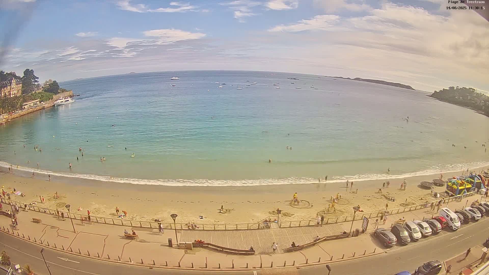 Perros-Guirec, Plage de Trestaou Beach Live Cam - Lannion, Cotes-d'Armor, Bretagne, France