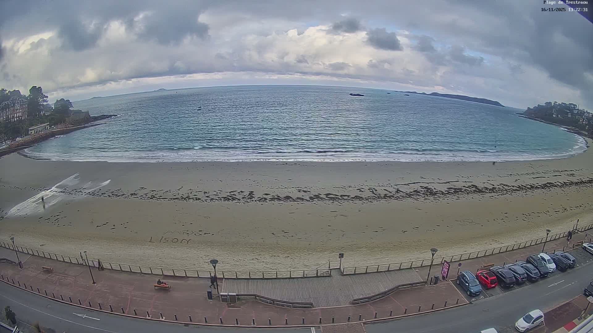 Perros-Guirec, Plage de Trestaou Beach Live Cam - Lannion, Cotes-d'Armor, Bretagne, France
