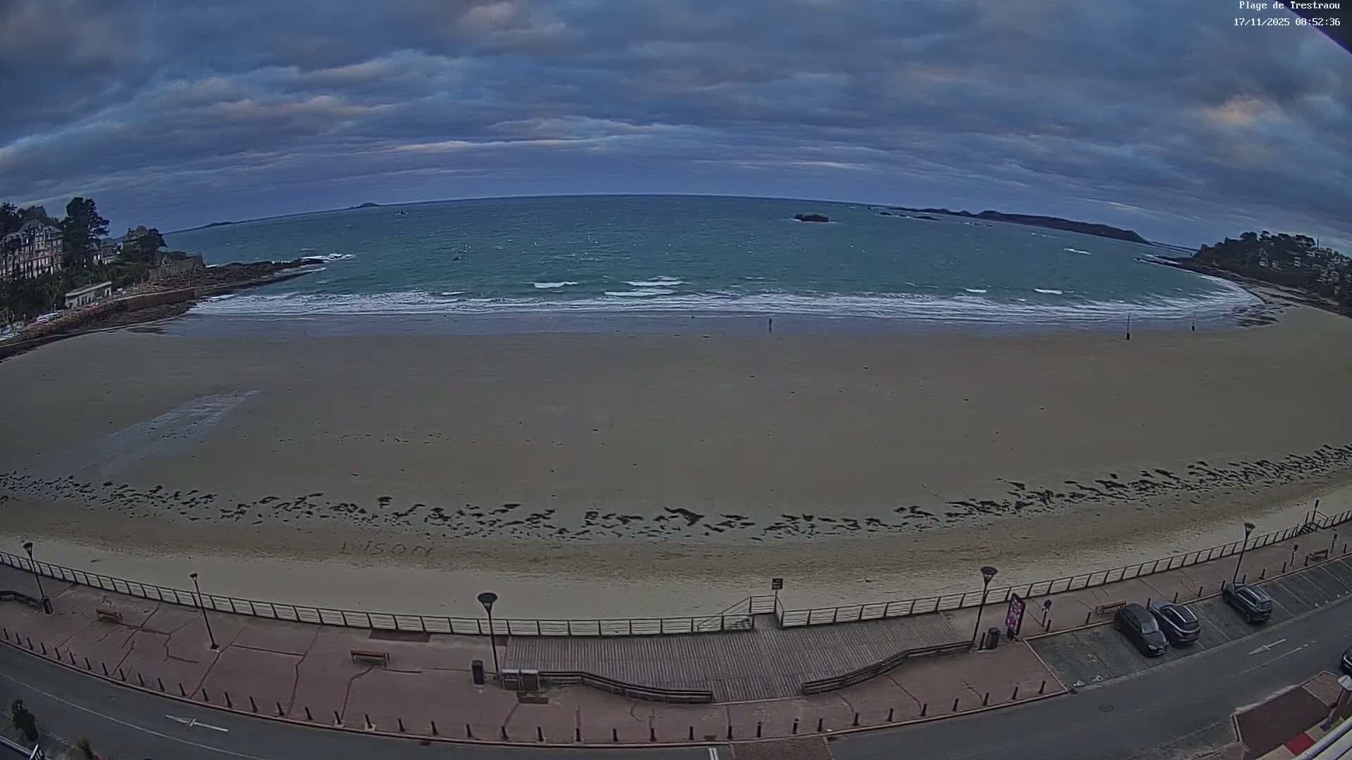 Perros-Guirec, Plage de Trestaou Beach Live Cam - Lannion, Cotes-d'Armor, Bretagne, France