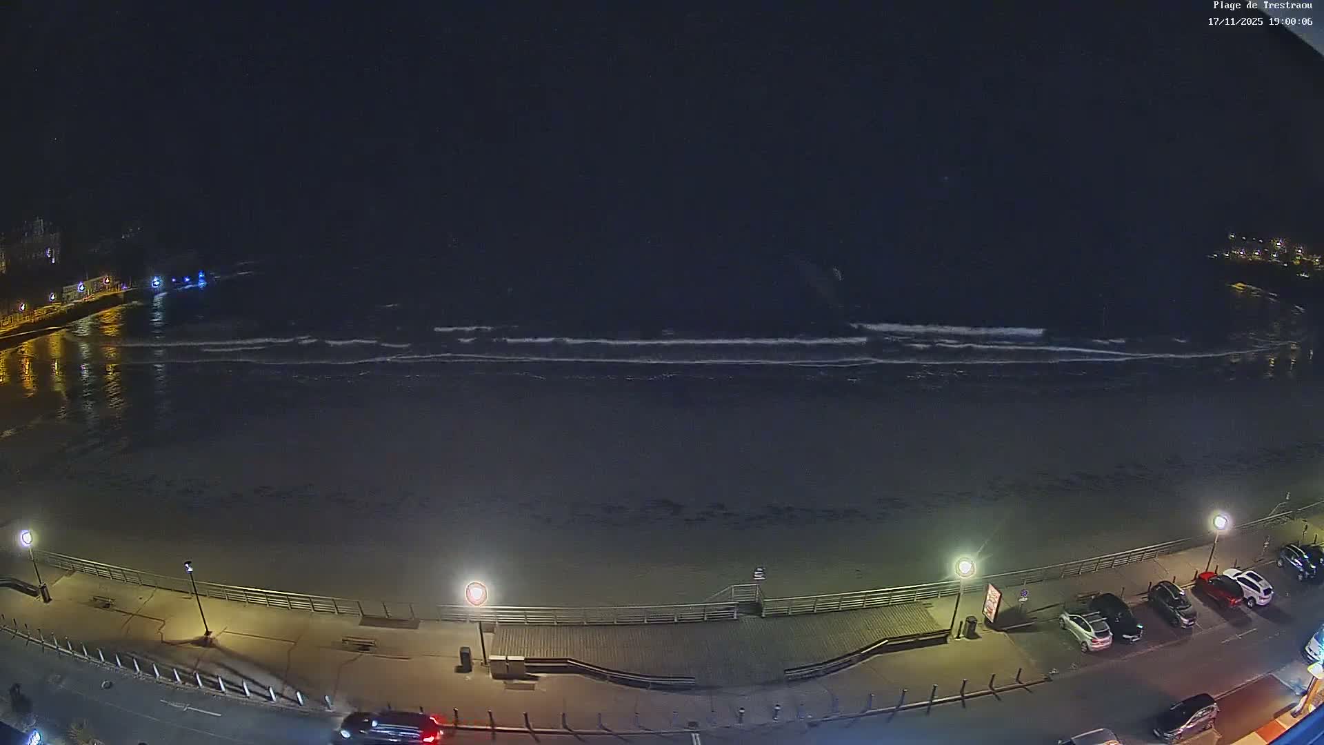 Perros-Guirec, Plage de Trestaou Beach Live Cam - Lannion, Cotes-d'Armor, Bretagne, France