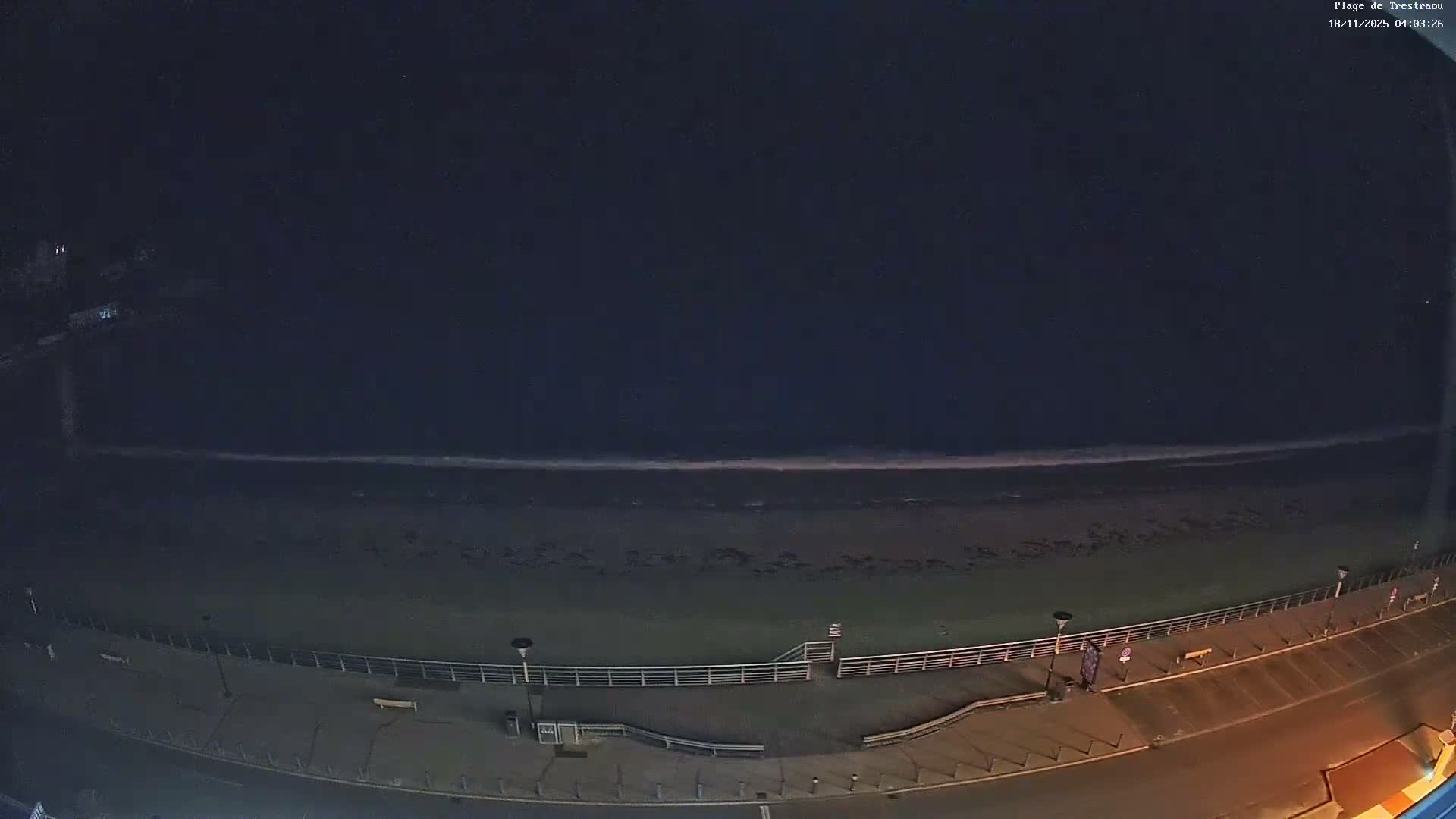 Perros-Guirec, Plage de Trestaou Beach Live Cam - Lannion, Cotes-d'Armor, Bretagne, France