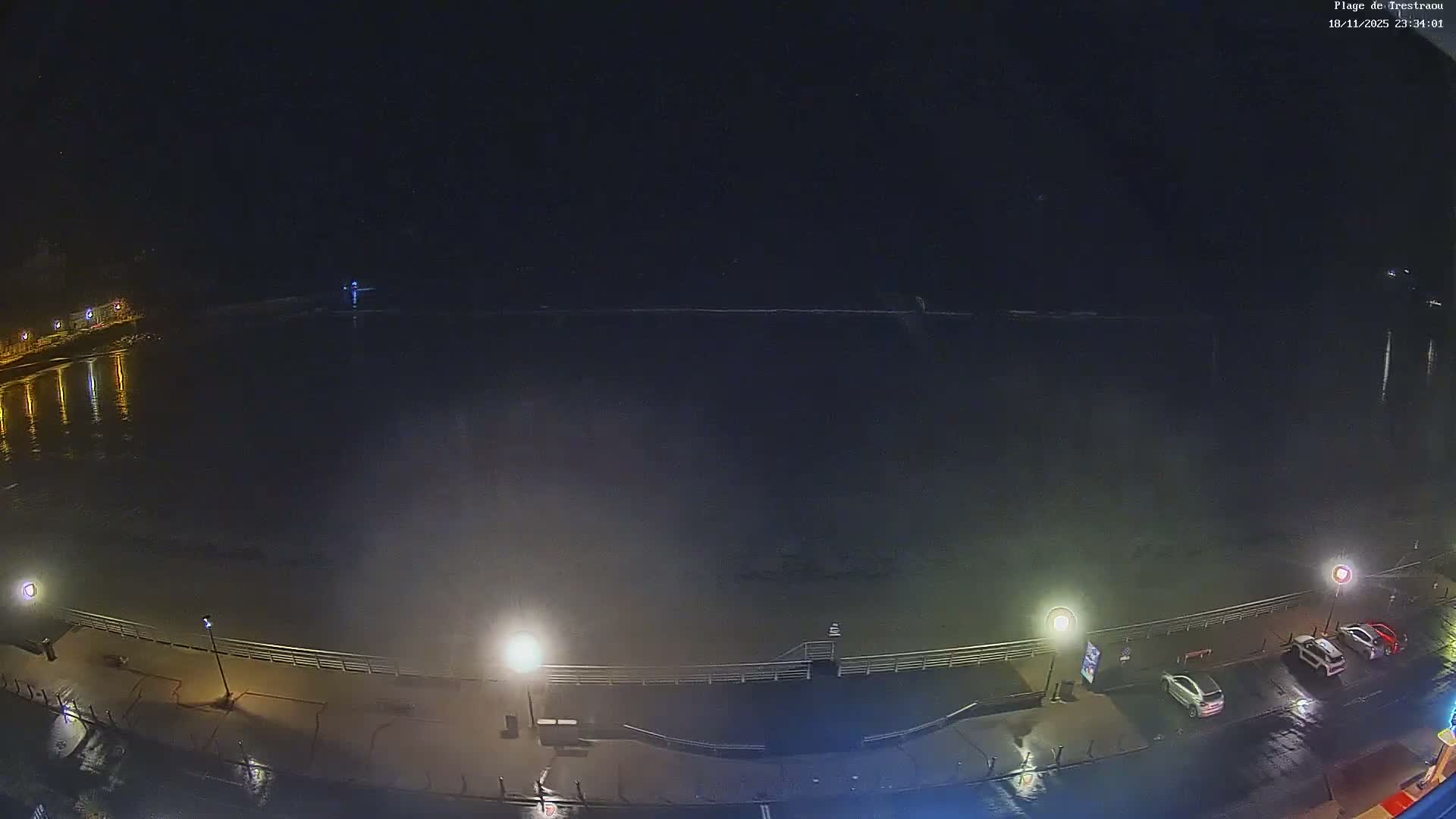 Perros-Guirec, Plage de Trestaou Beach Live Cam - Lannion, Cotes-d'Armor, Bretagne, France