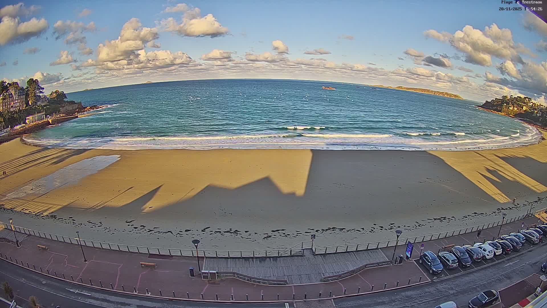 Perros-Guirec, Plage de Trestaou Beach Live Cam - Lannion, Cotes-d'Armor, Bretagne, France
