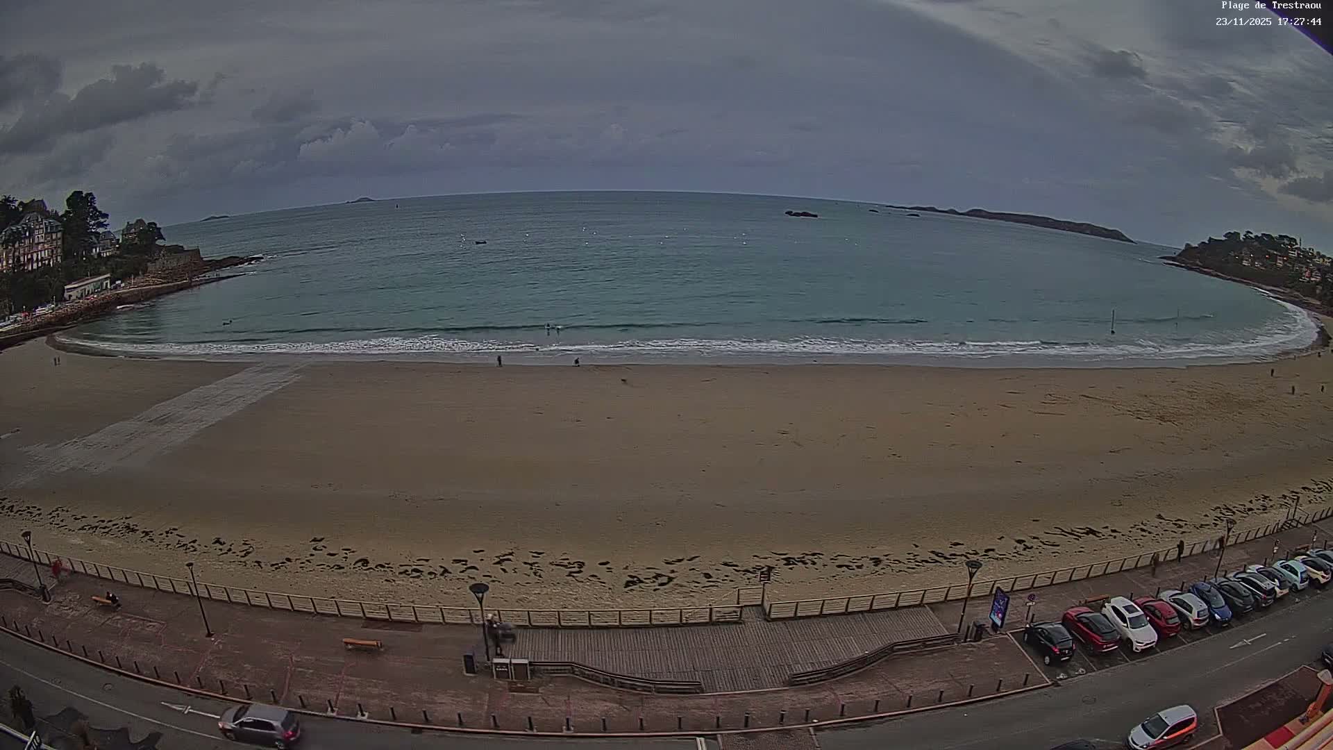 Perros-Guirec, Plage de Trestaou Beach Live Cam - Lannion, Cotes-d'Armor, Bretagne, France