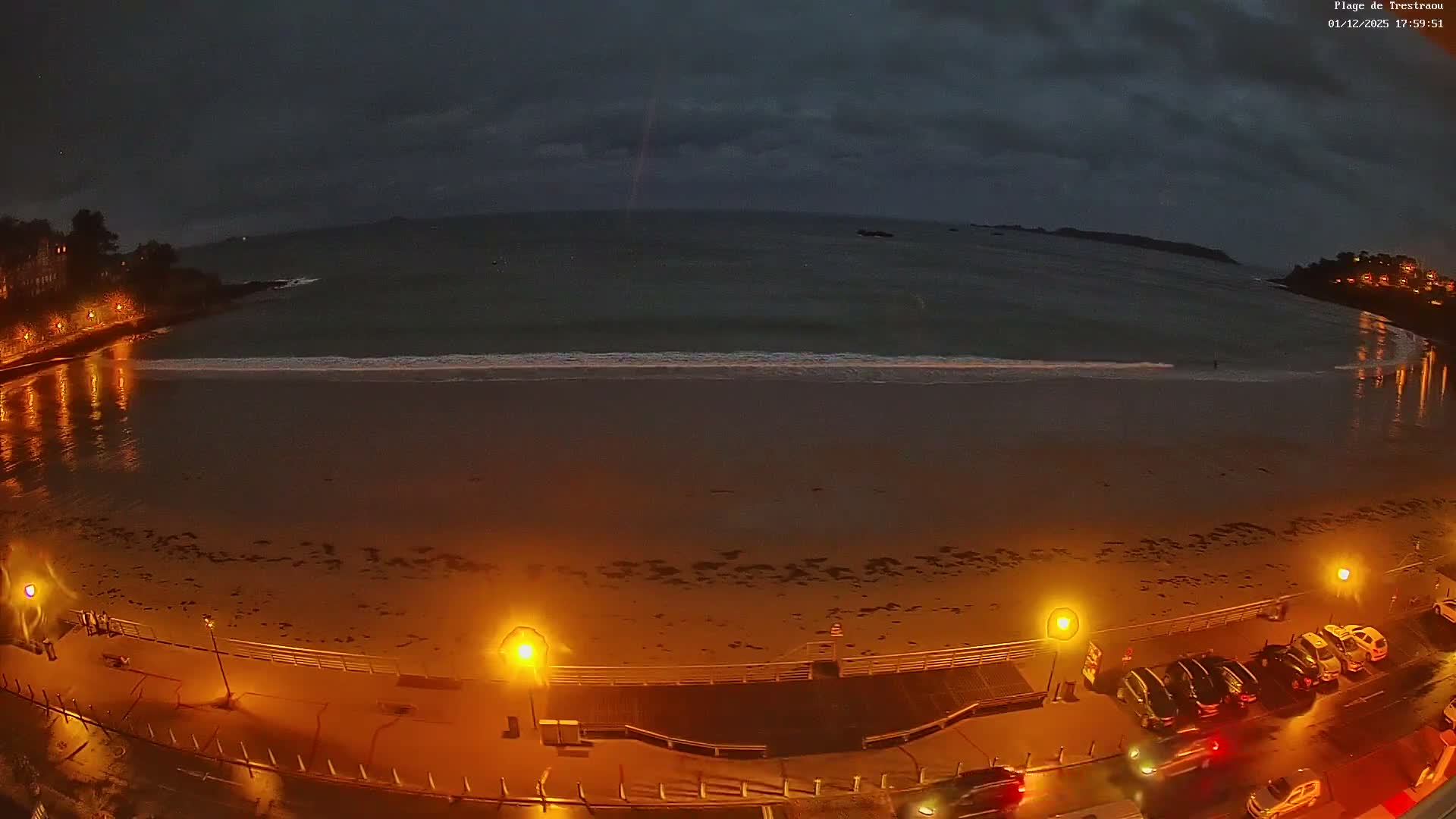 Perros-Guirec, Plage de Trestaou Beach Live Cam - Lannion, Cotes-d'Armor, Bretagne, France