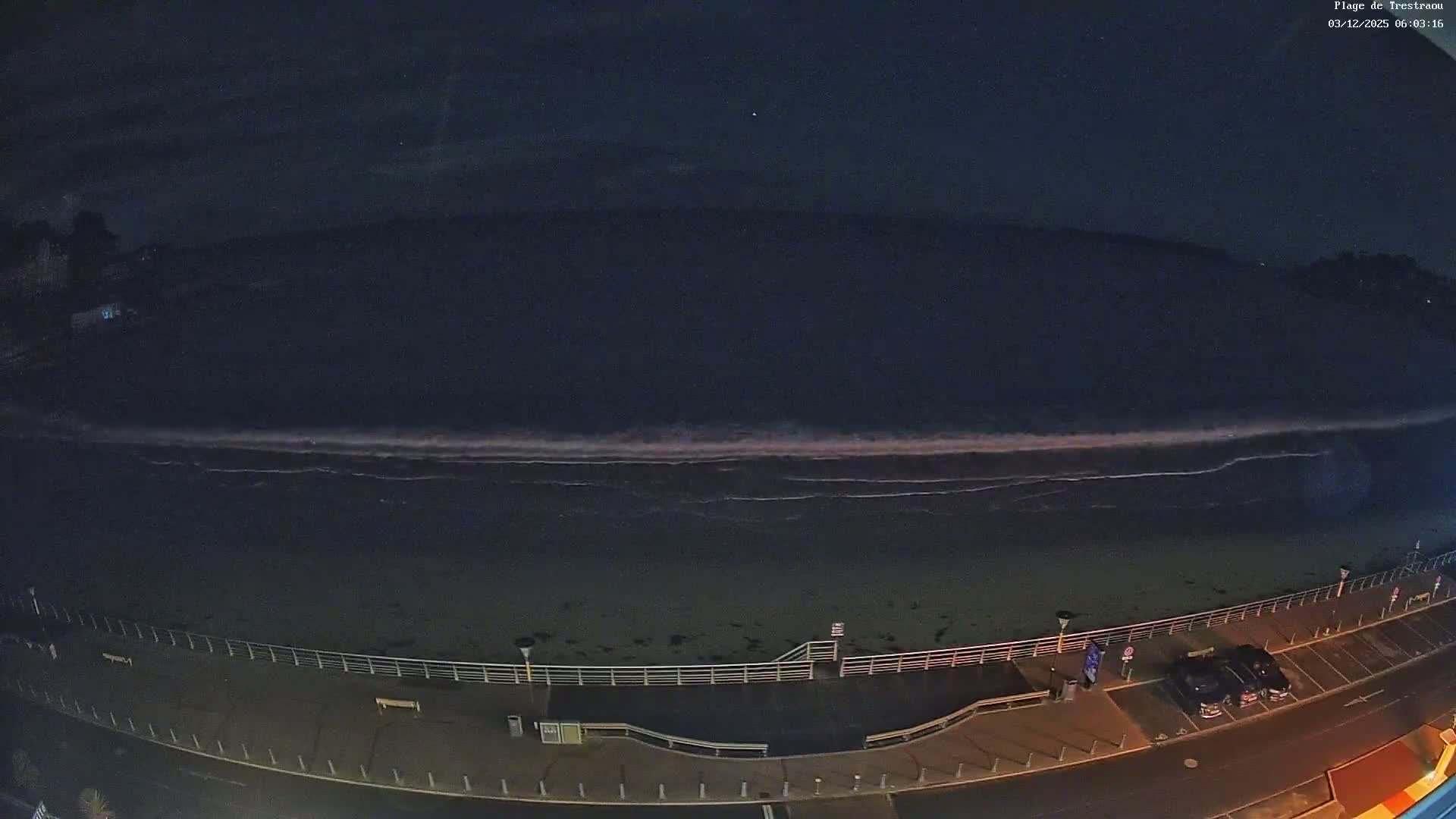 Perros-Guirec, Plage de Trestaou Beach Live Cam - Lannion, Cotes-d'Armor, Bretagne, France